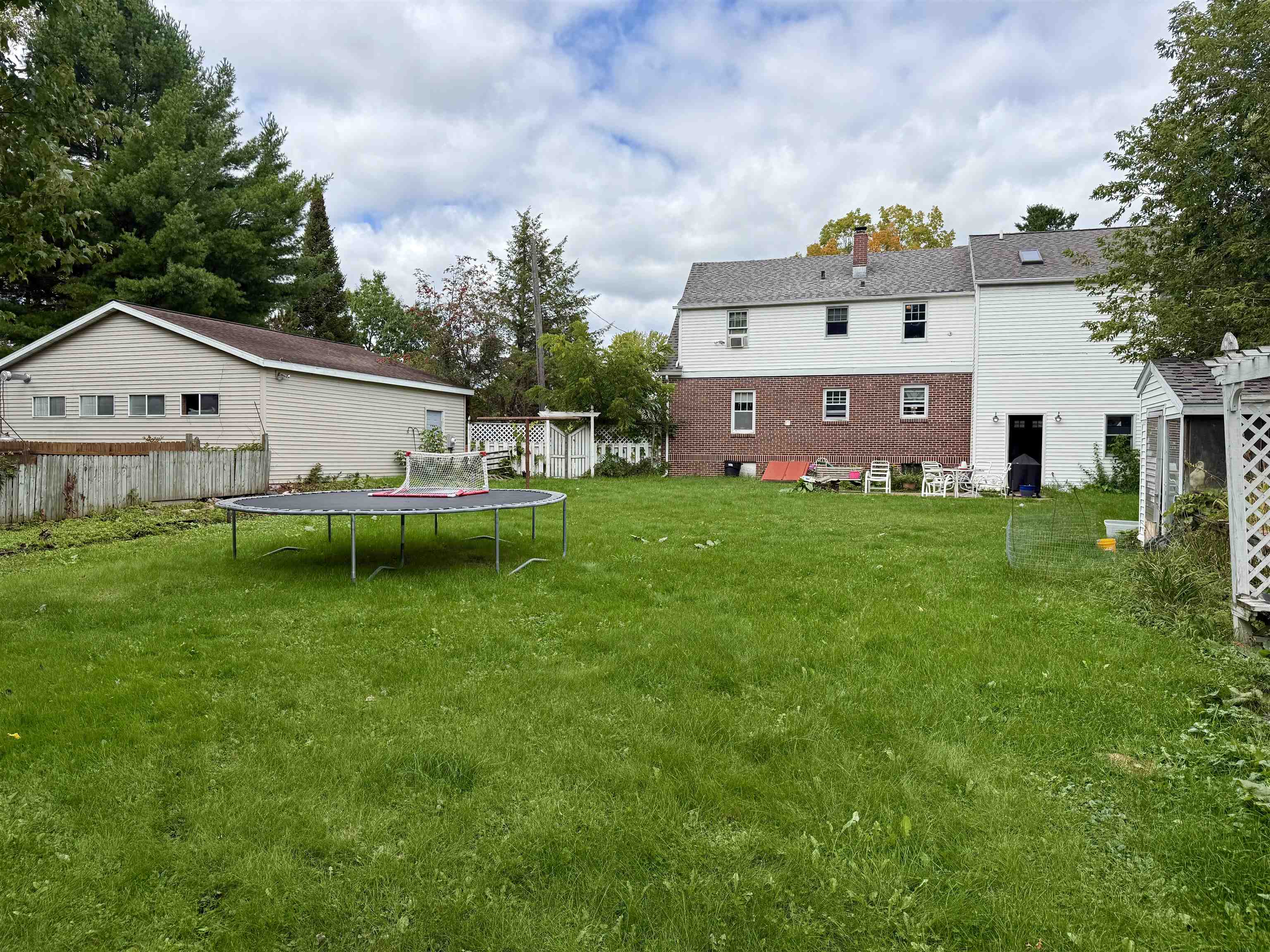 141 Forest Avenue Property Photo 5