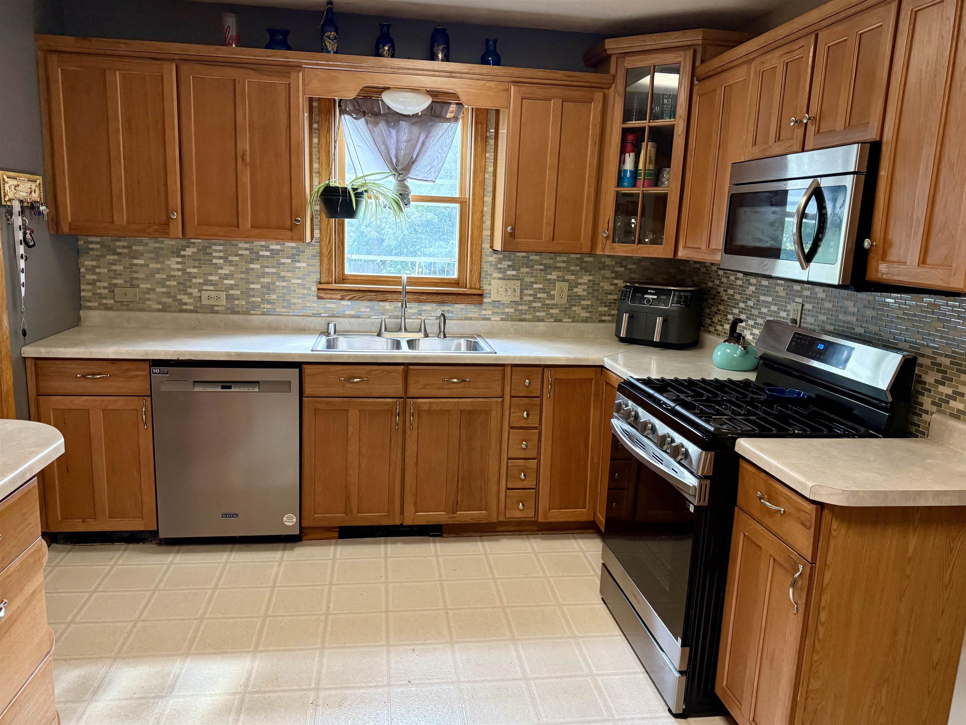 141 Forest Avenue Property Photo 15