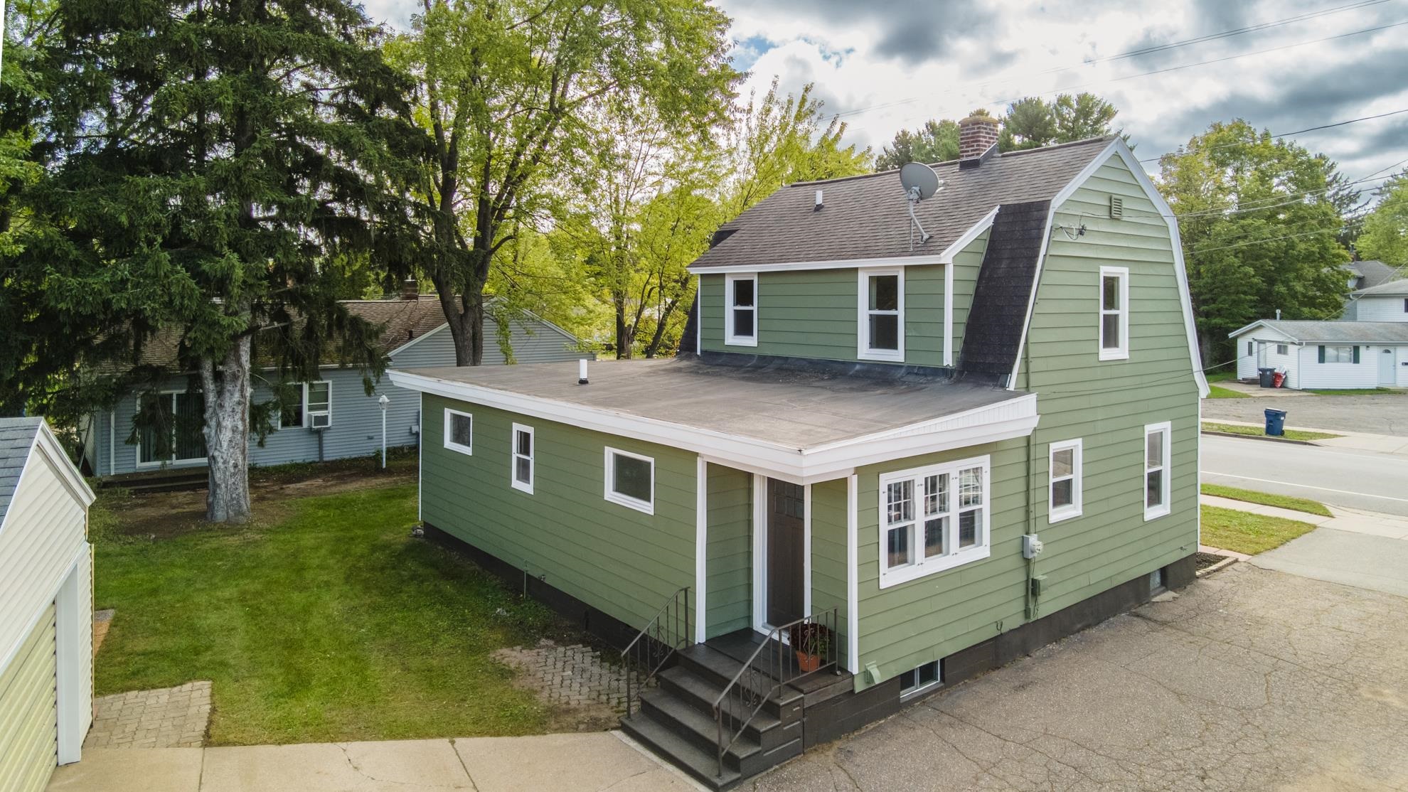 108 E Kort Street Property Photo 3
