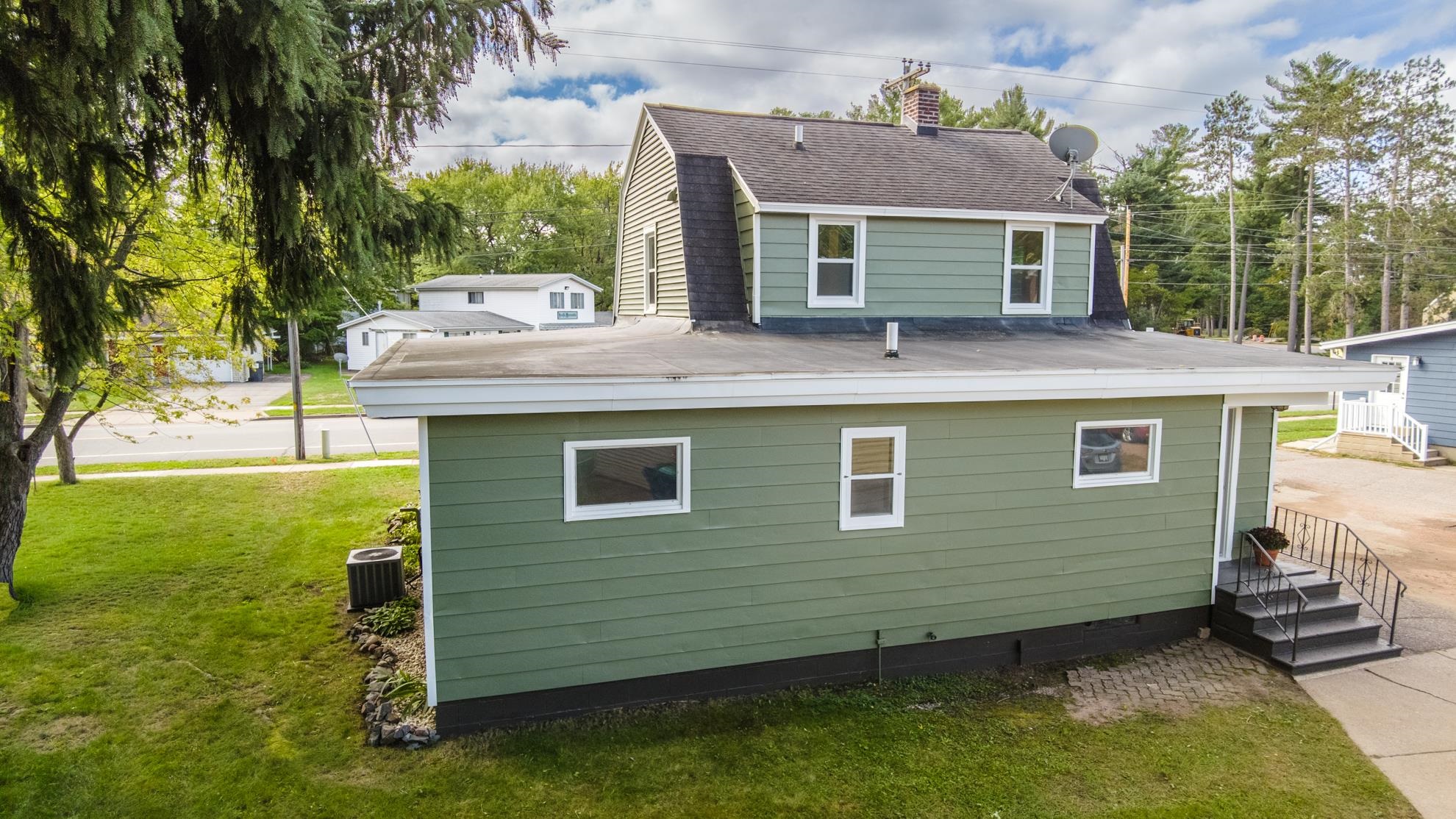 108 E Kort Street Property Photo 4