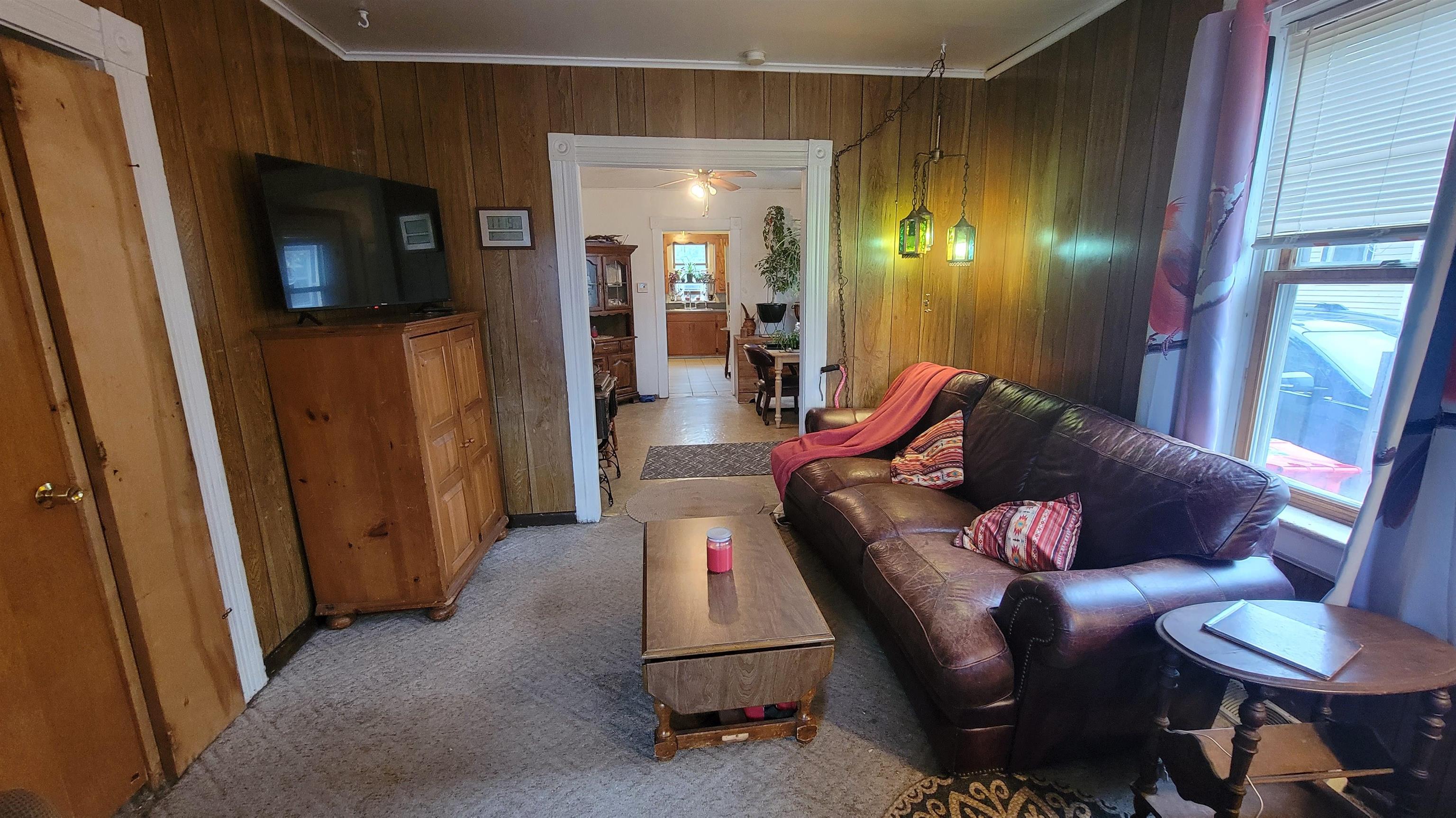 234 Superior Street Property Photo 9