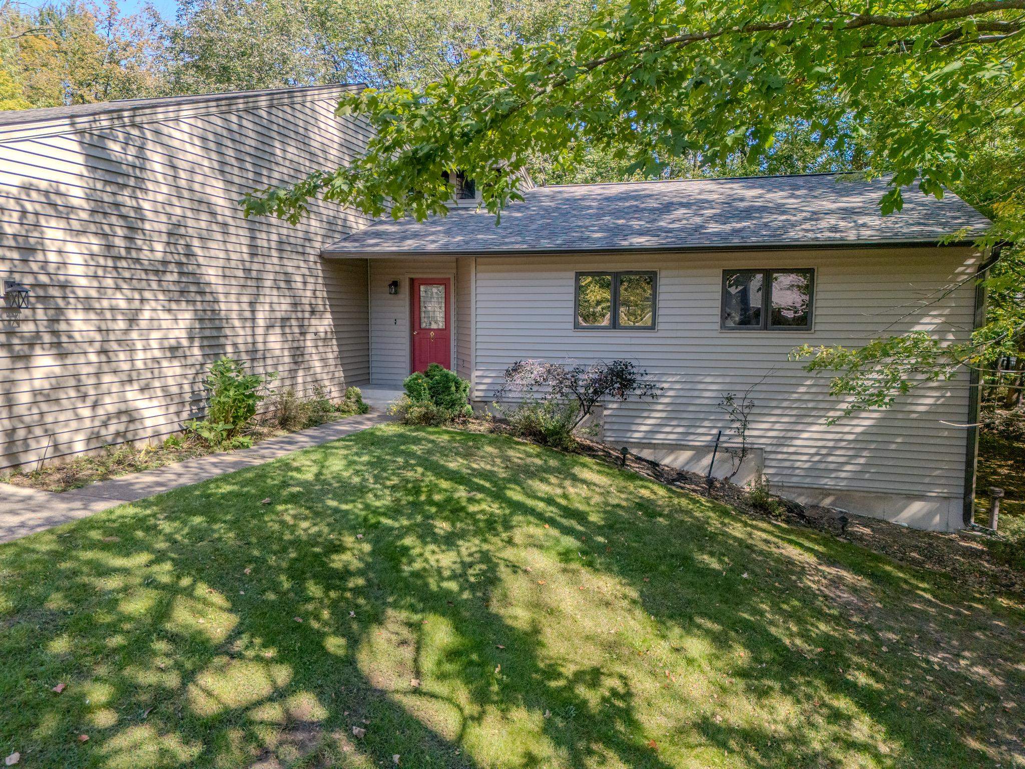 225271 Camellia Street Property Photo 2
