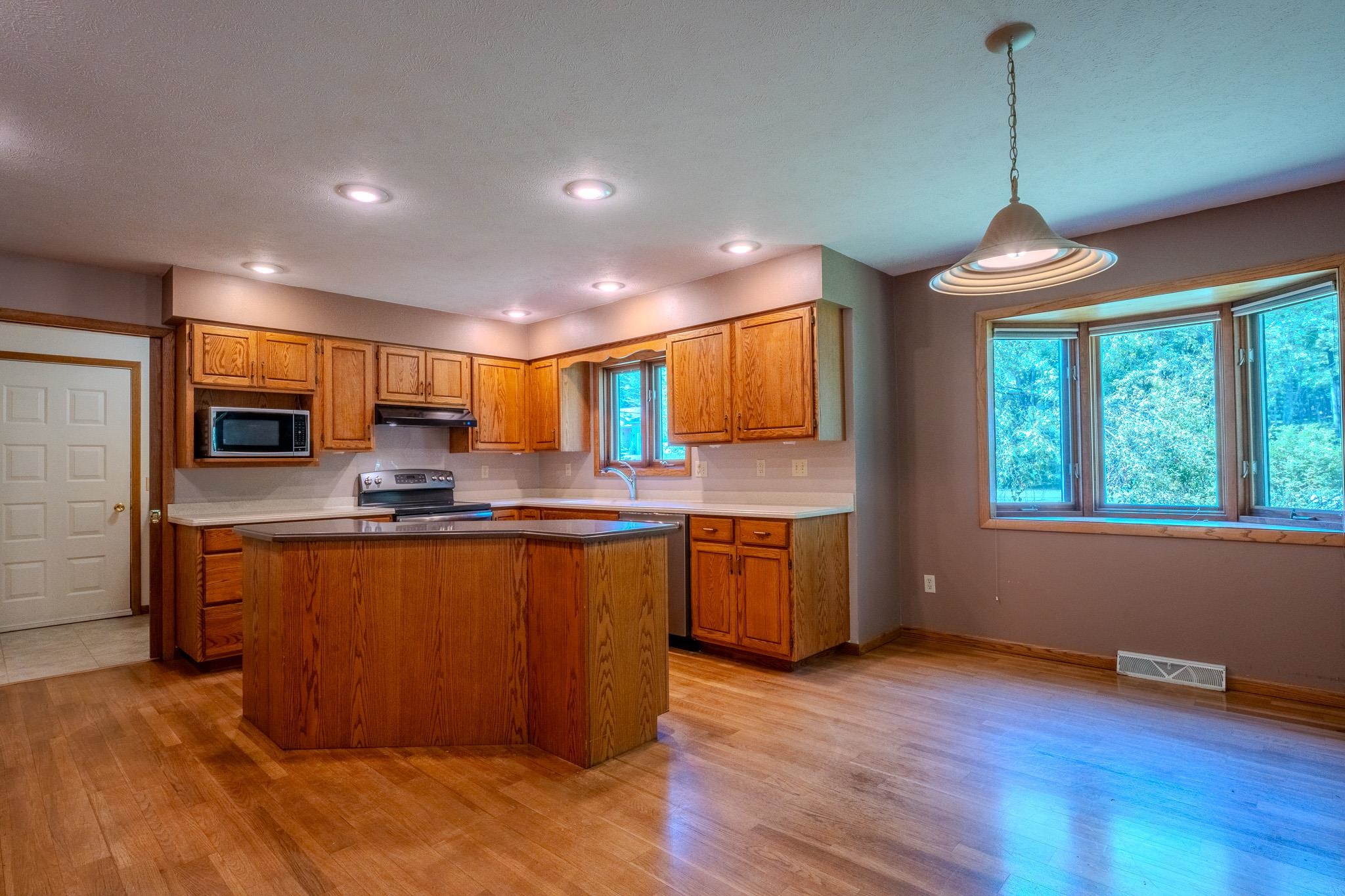 225271 Camellia Street Property Photo 11