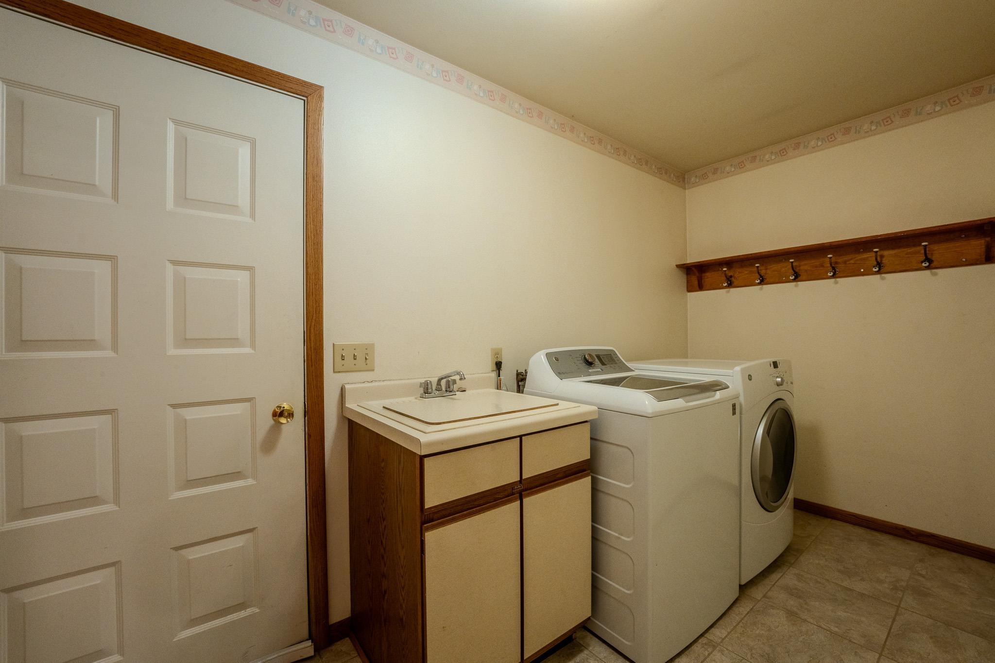 225271 Camellia Street Property Photo 22