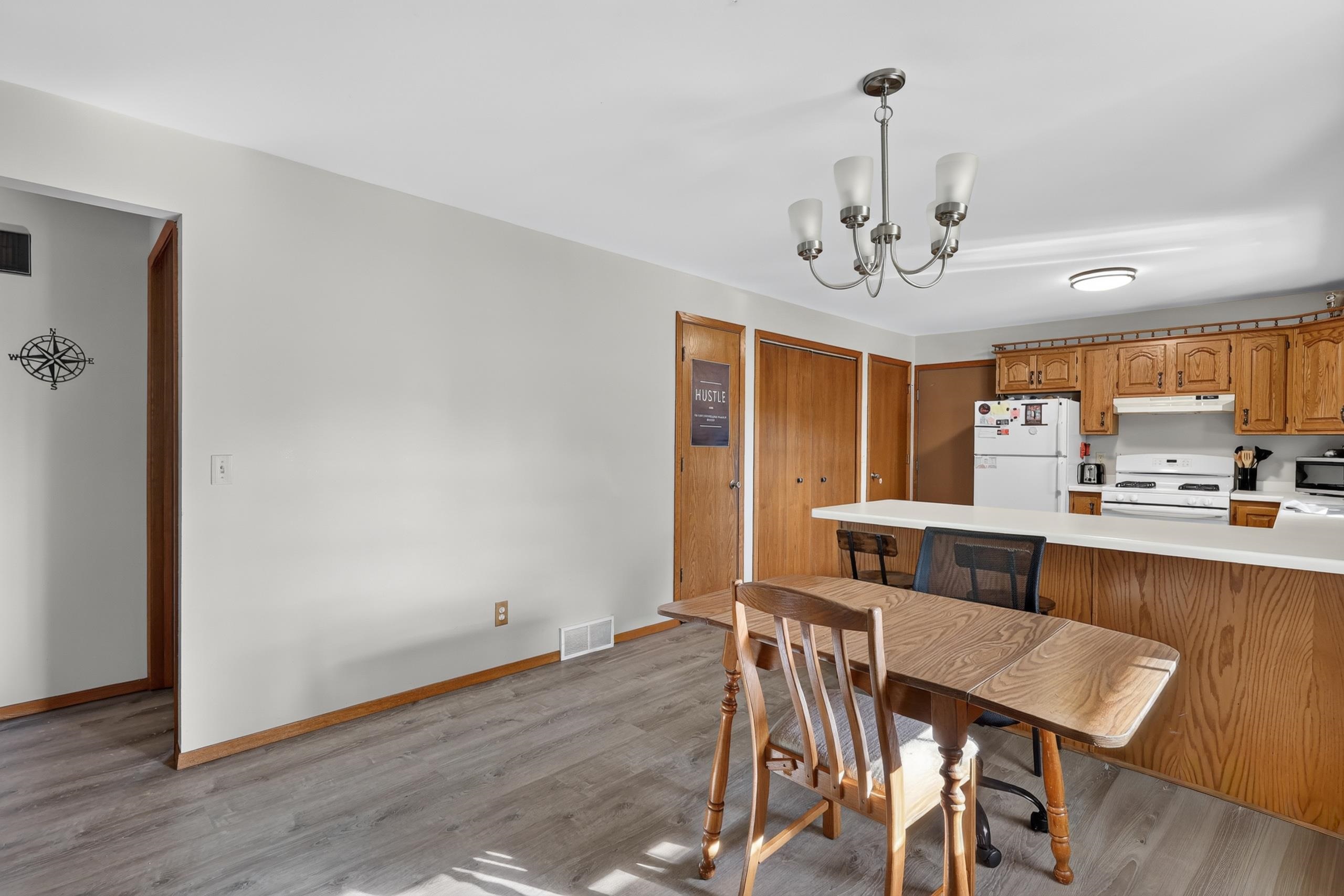 2711 Norton Street Property Photo 7