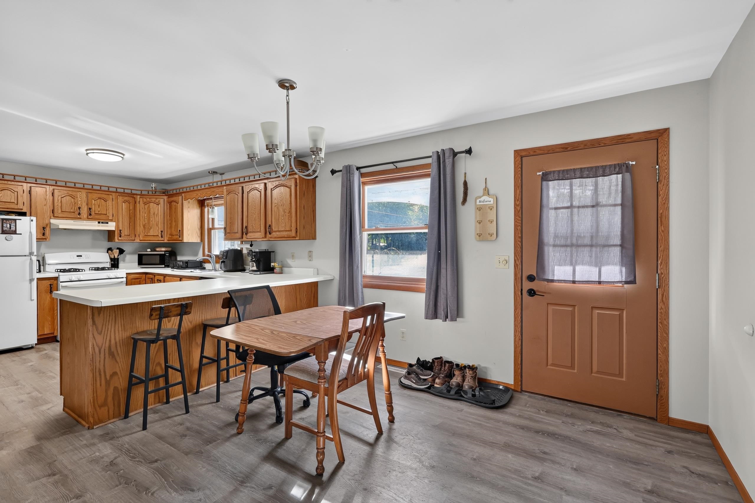 2711 Norton Street Property Photo 32