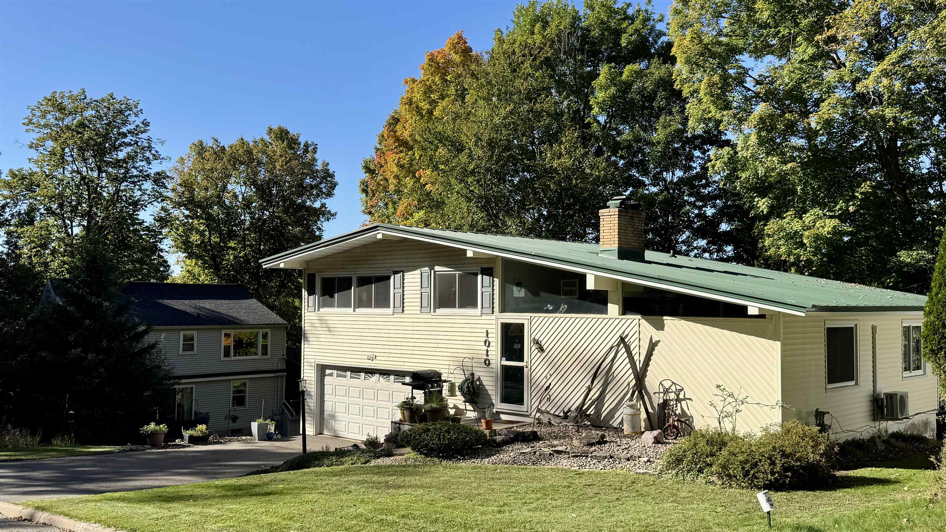 1010 Bird Street Property Photo 2
