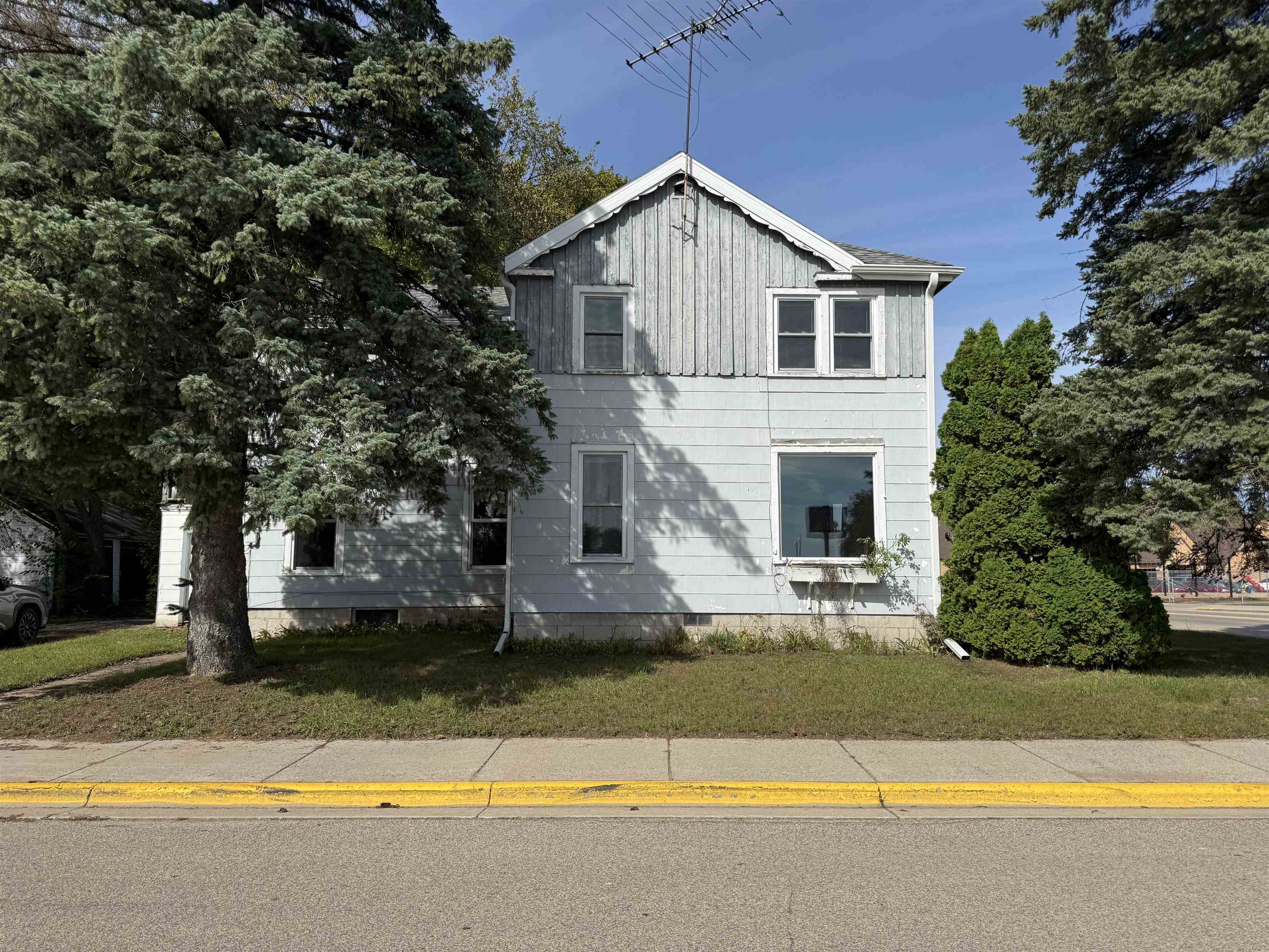 341 S Main Street Property Photo 8