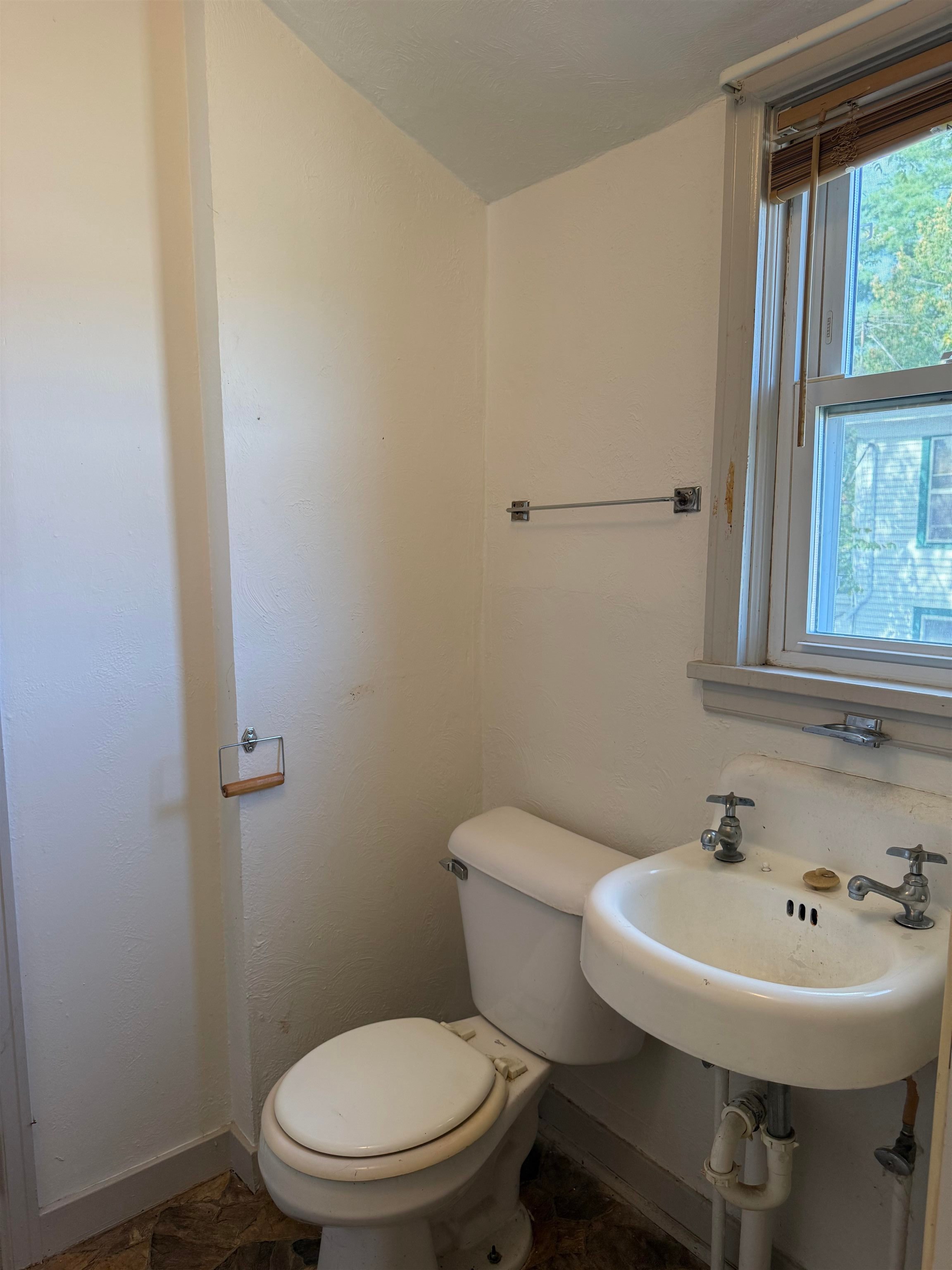 341 S Main Street Property Photo 9