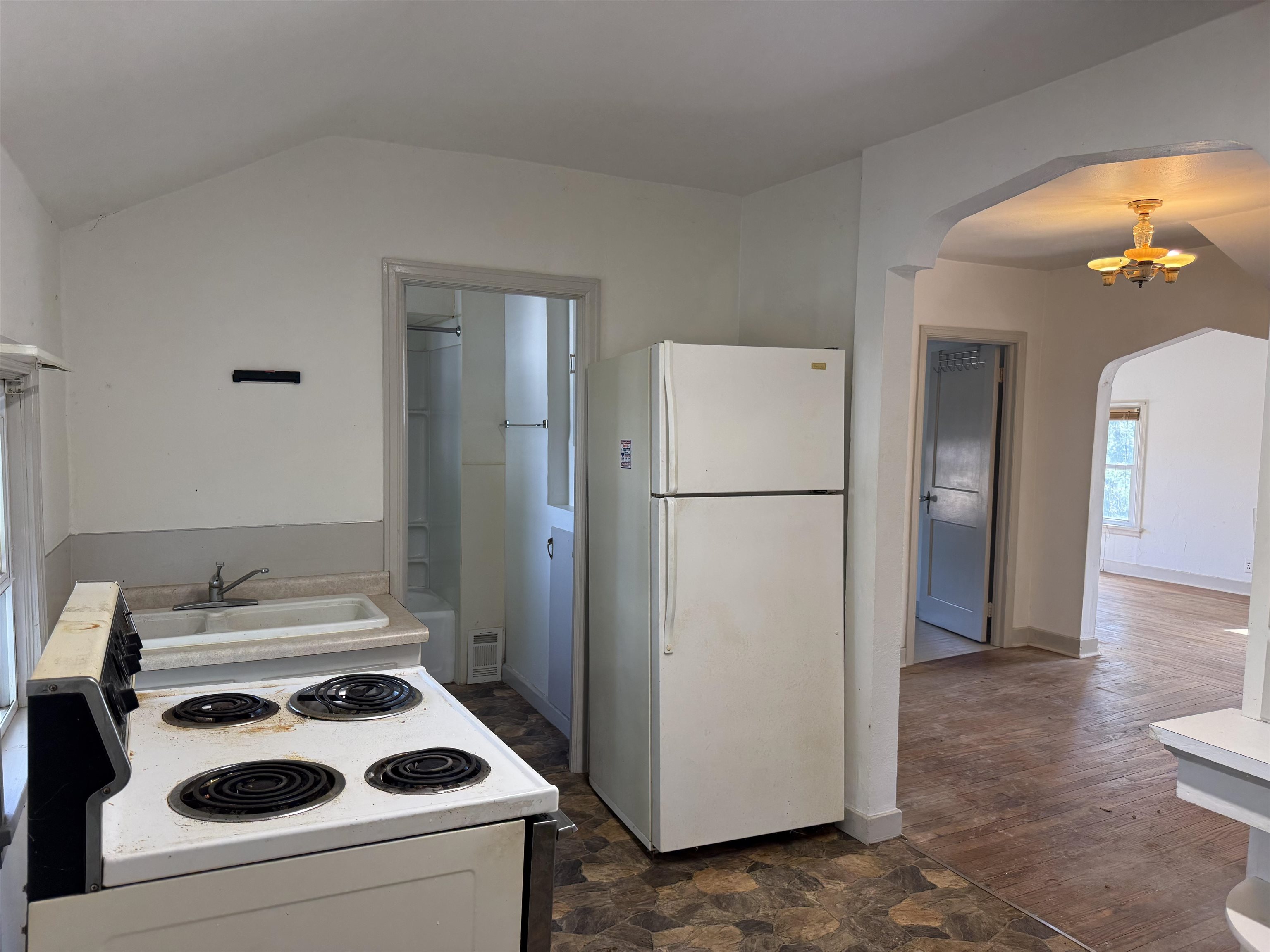 341 S Main Street Property Photo 16