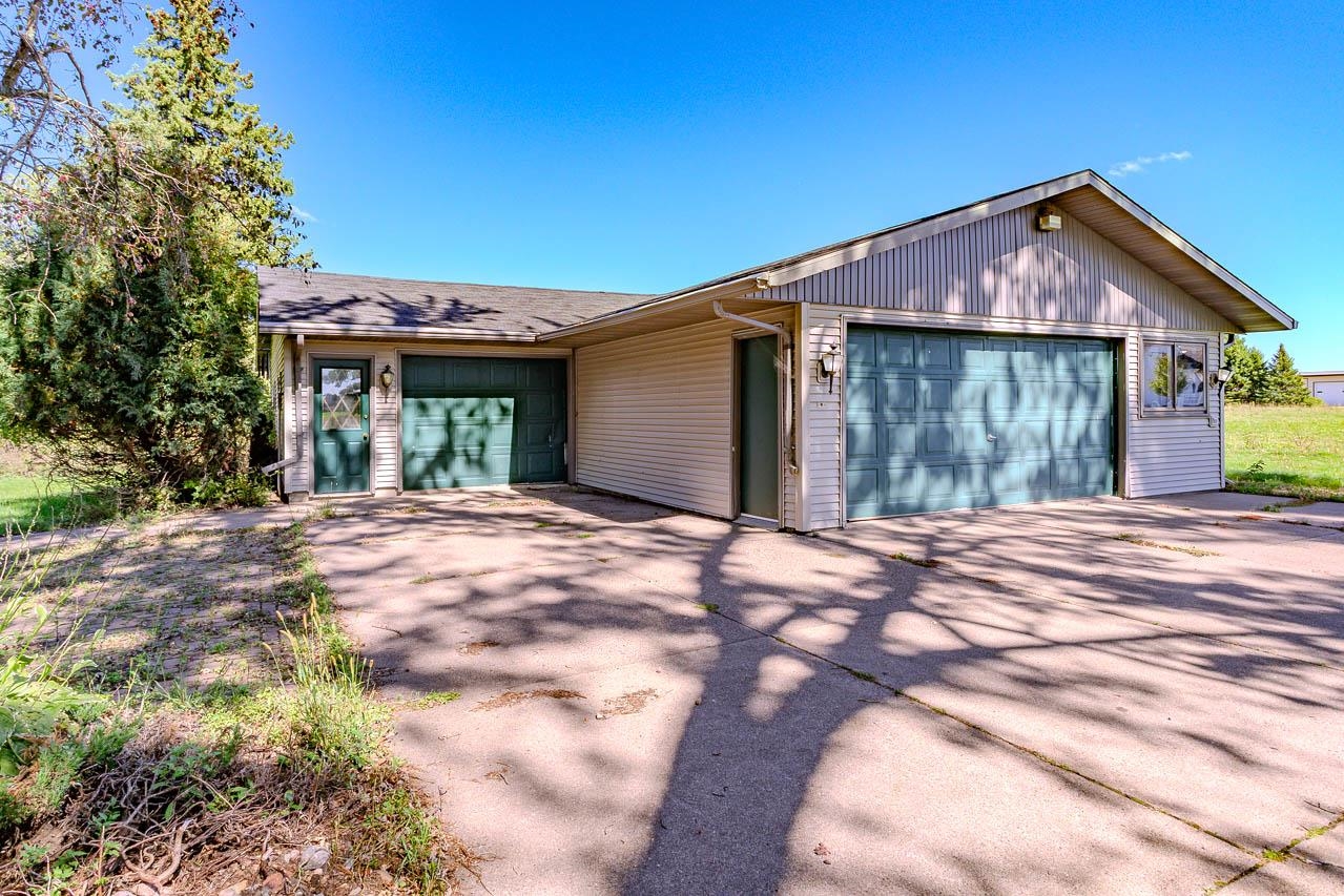 113784 Elm Tree Road Property Photo 3