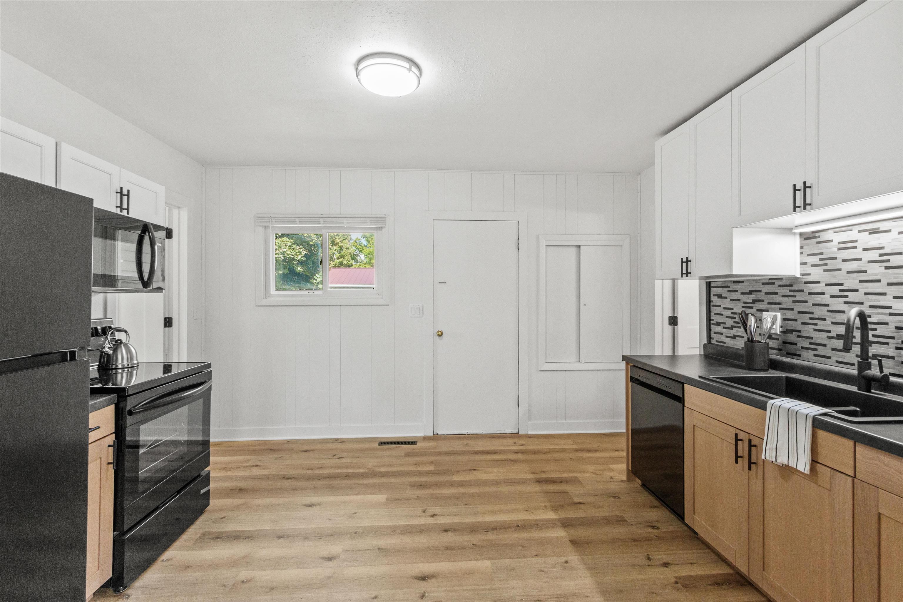 1531 Oak Street Property Photo 2