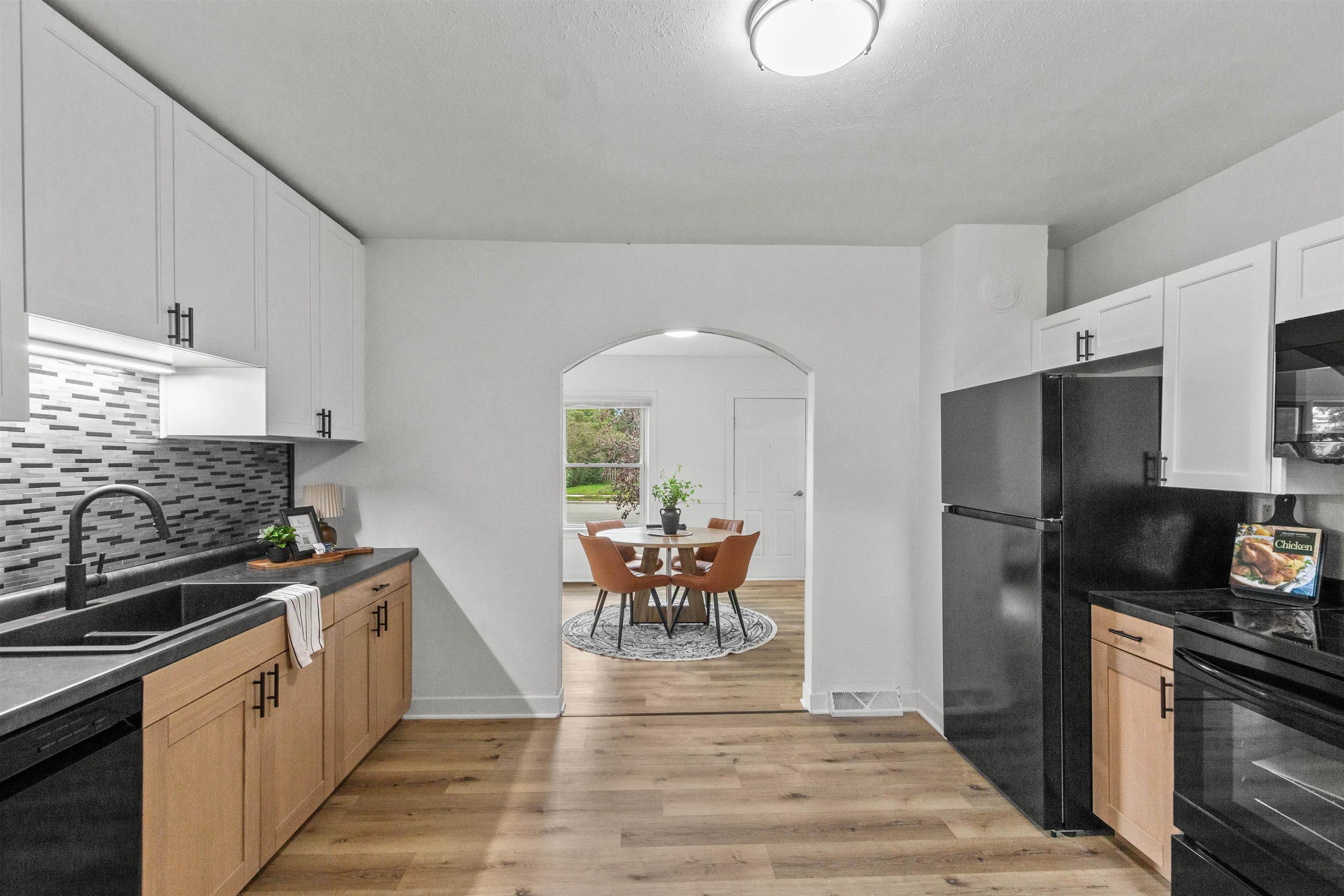 1531 Oak Street Property Photo 3