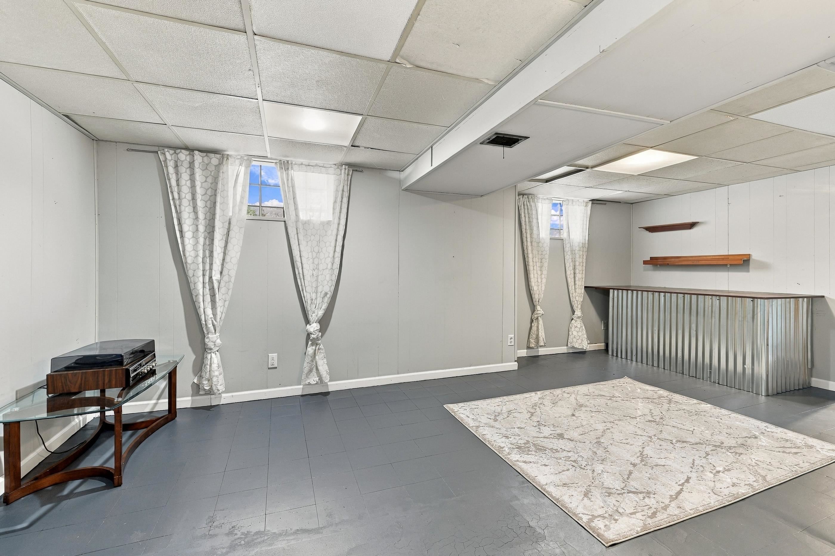 2045 Center Street Property Photo 39
