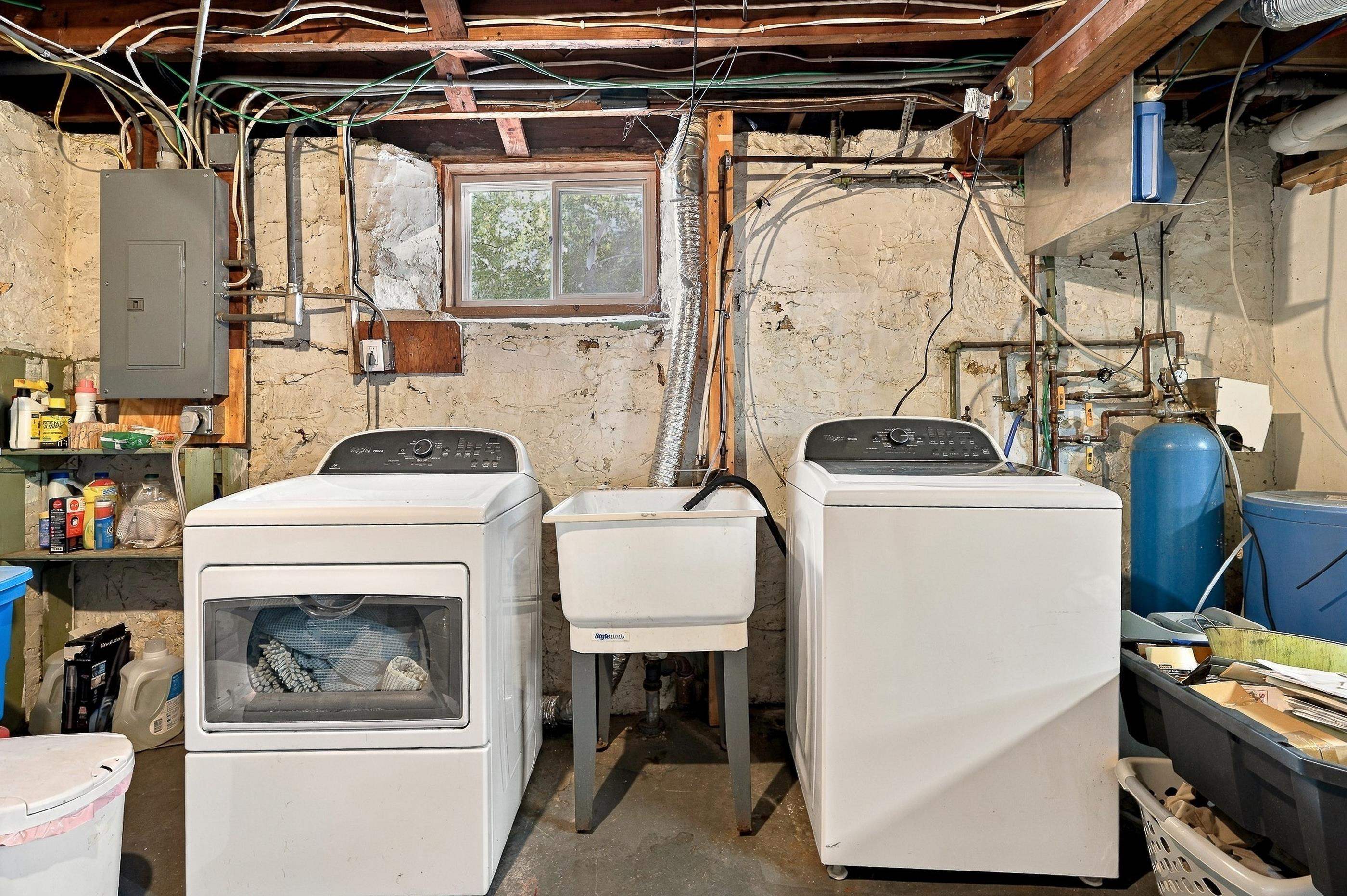 2045 Center Street Property Photo 40