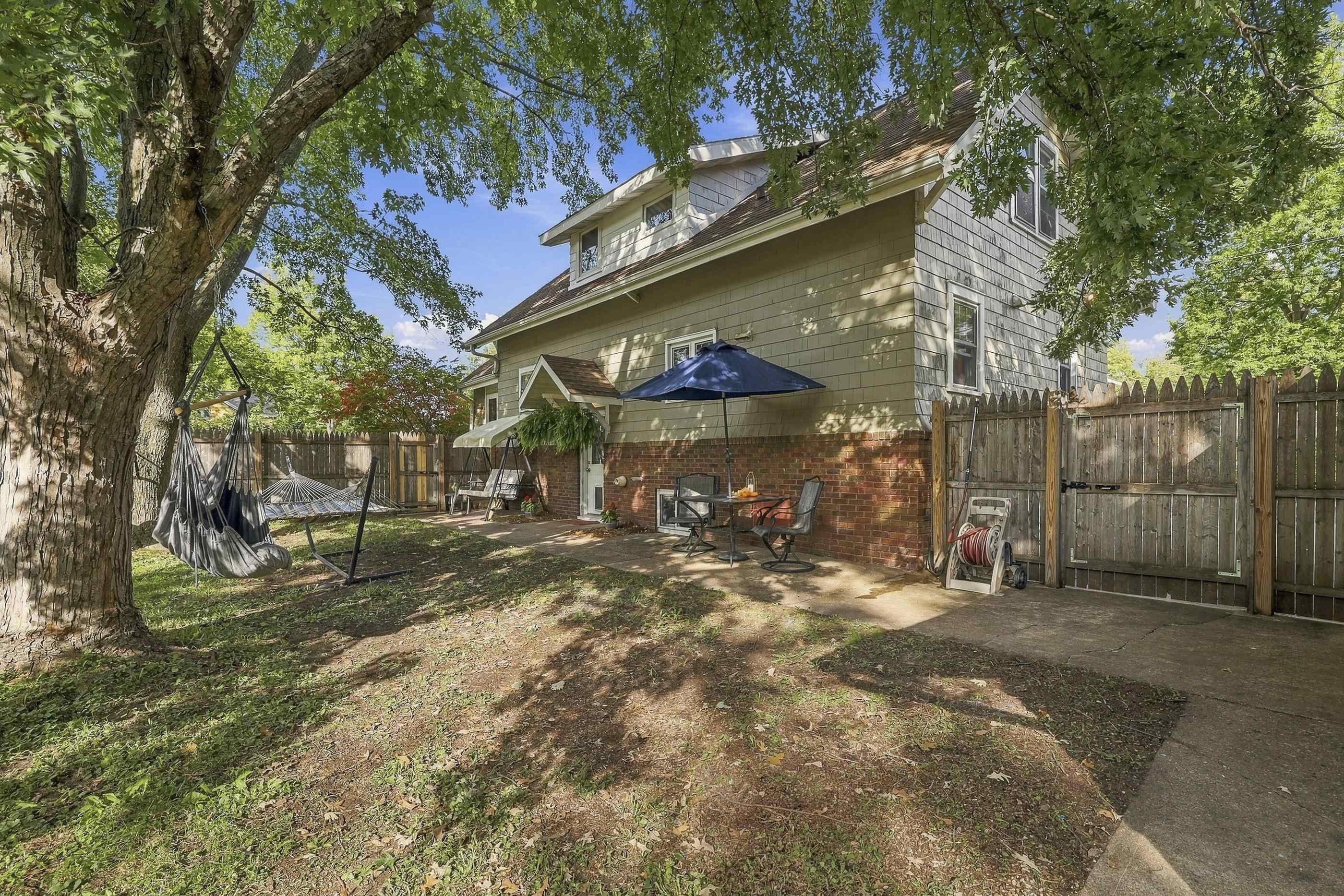 2045 Center Street Property Photo 42