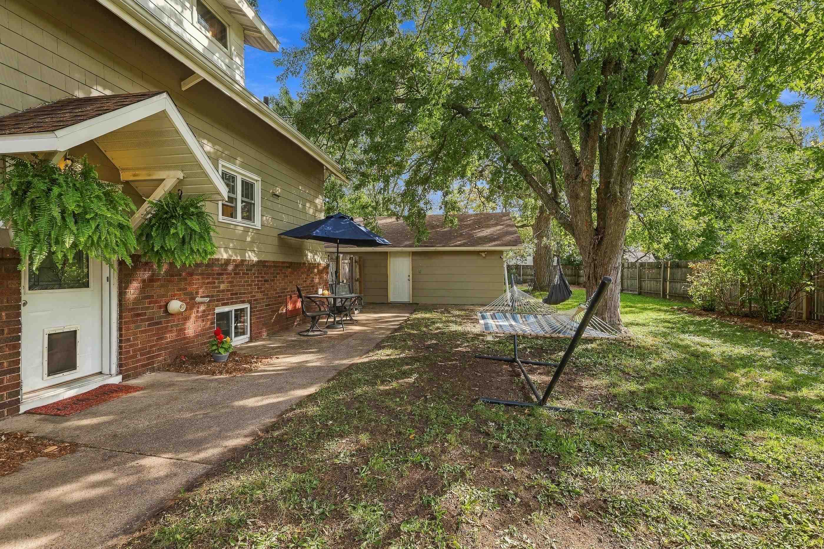 2045 Center Street Property Photo 43