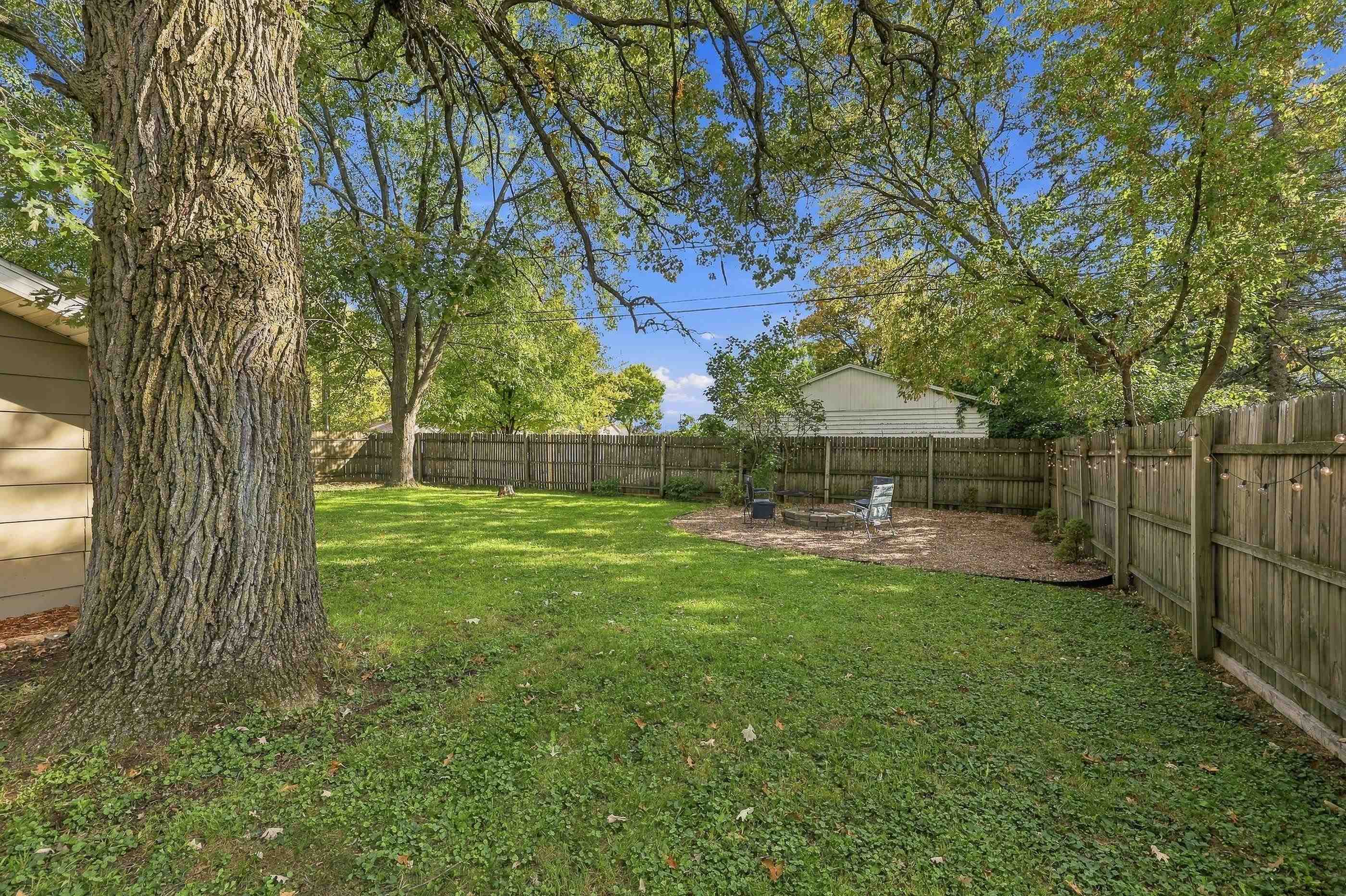 2045 Center Street Property Photo 45