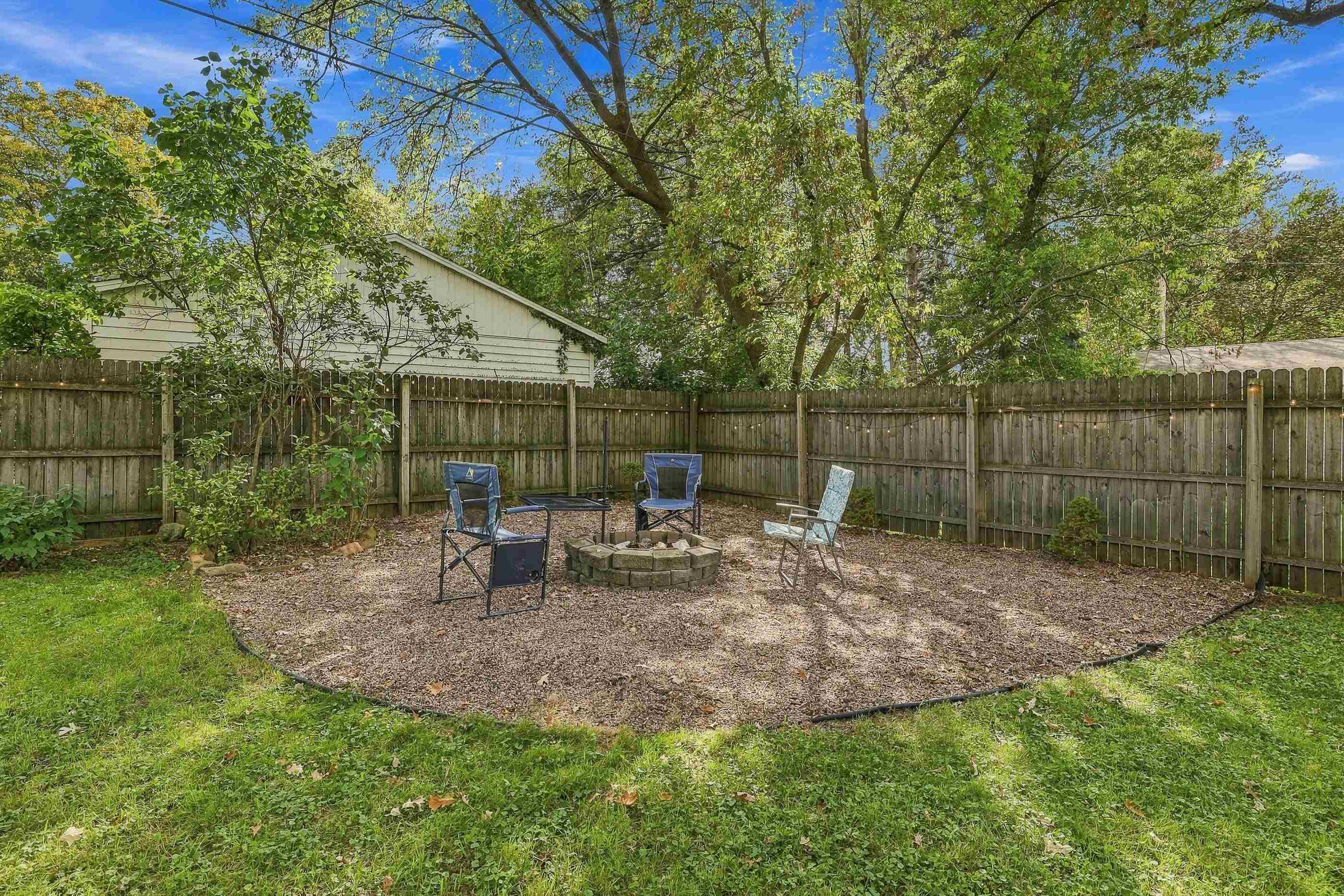 2045 Center Street Property Photo 46