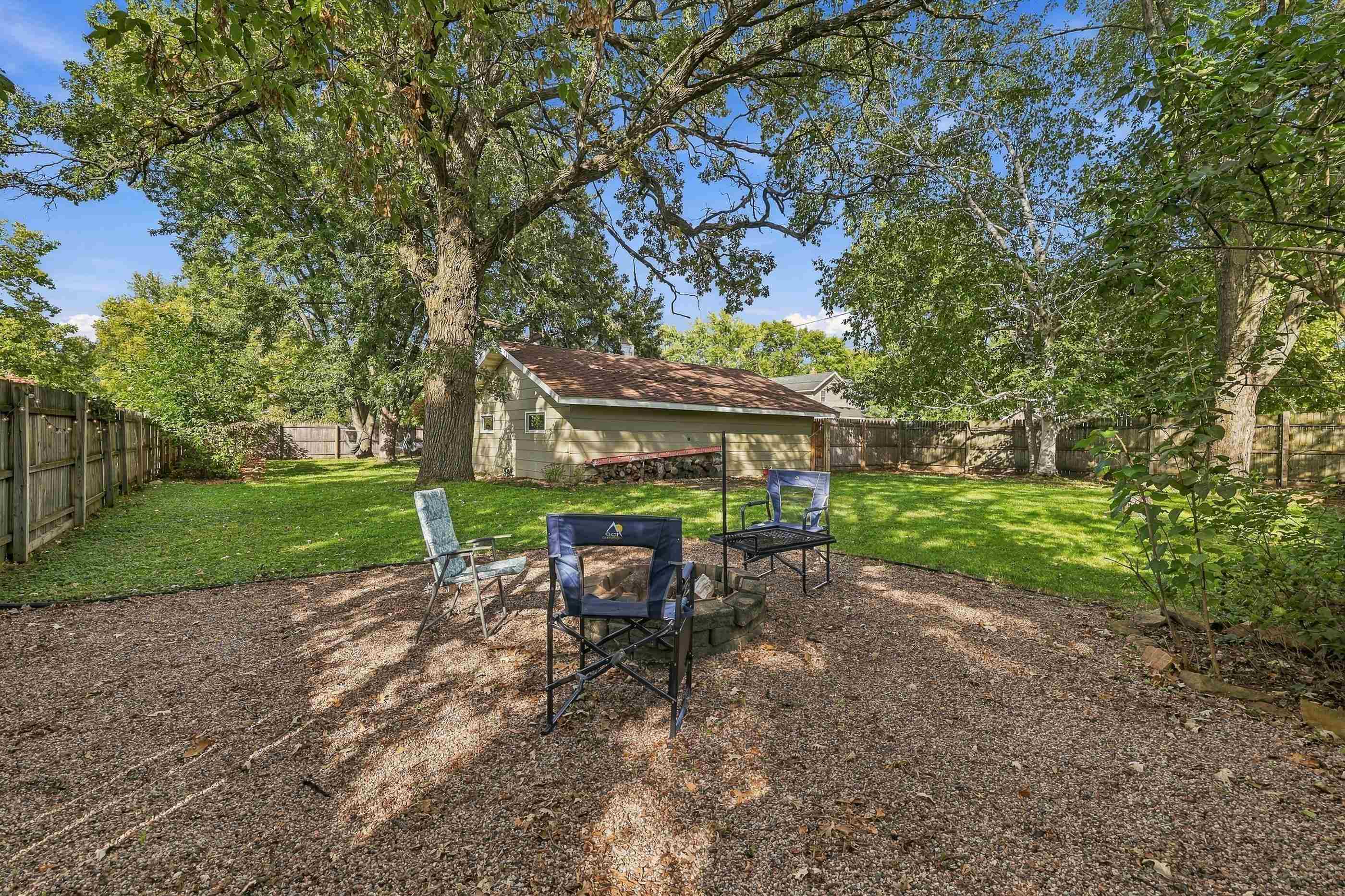 2045 Center Street Property Photo 47