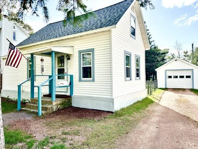 221 17th Street North Property Photo 1