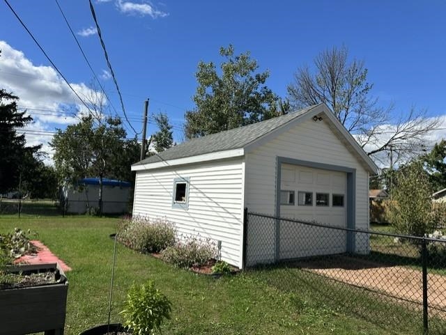 221 17th Street North Property Photo 2