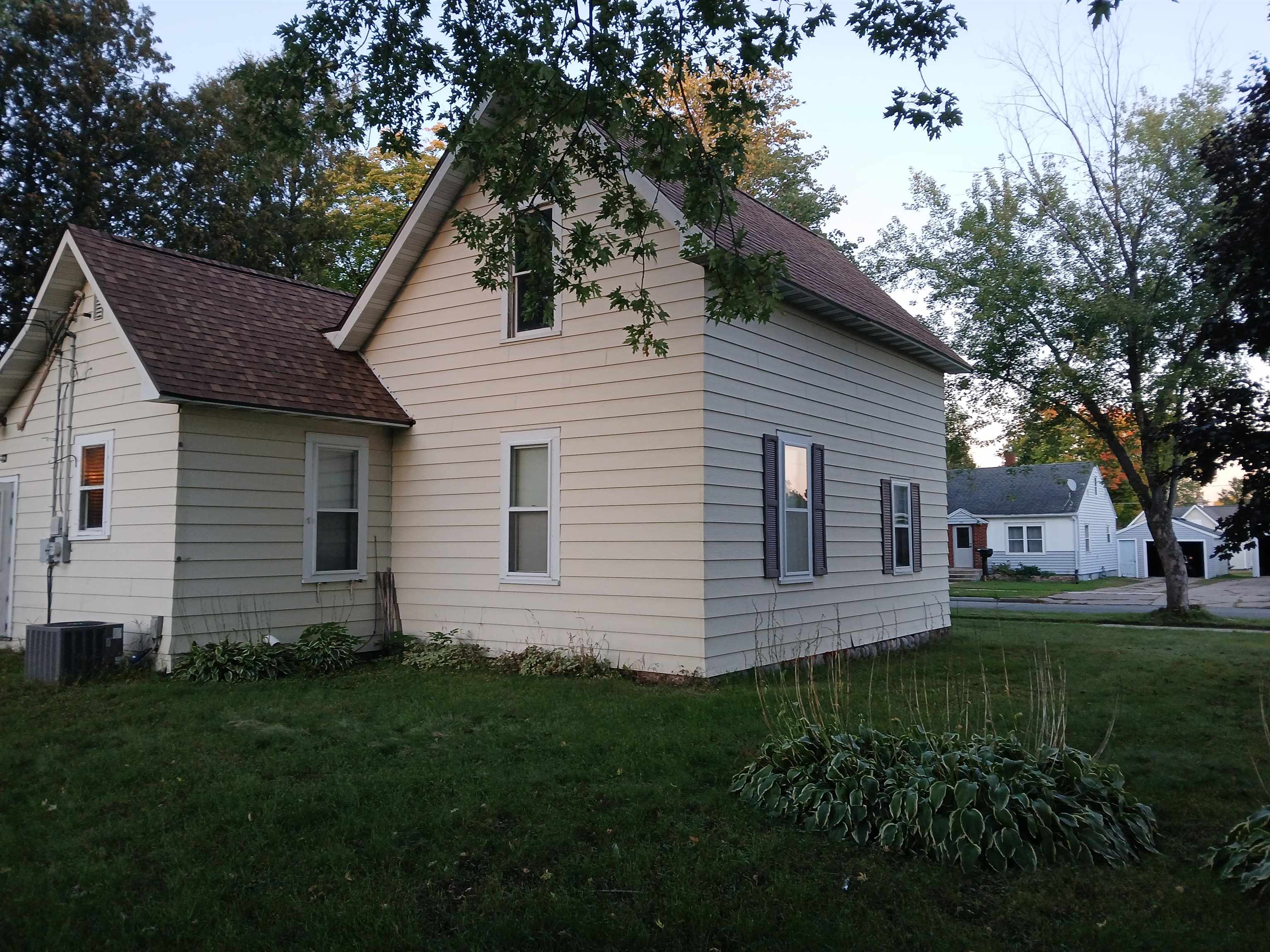 706 Chippewa Street Property Photo 2