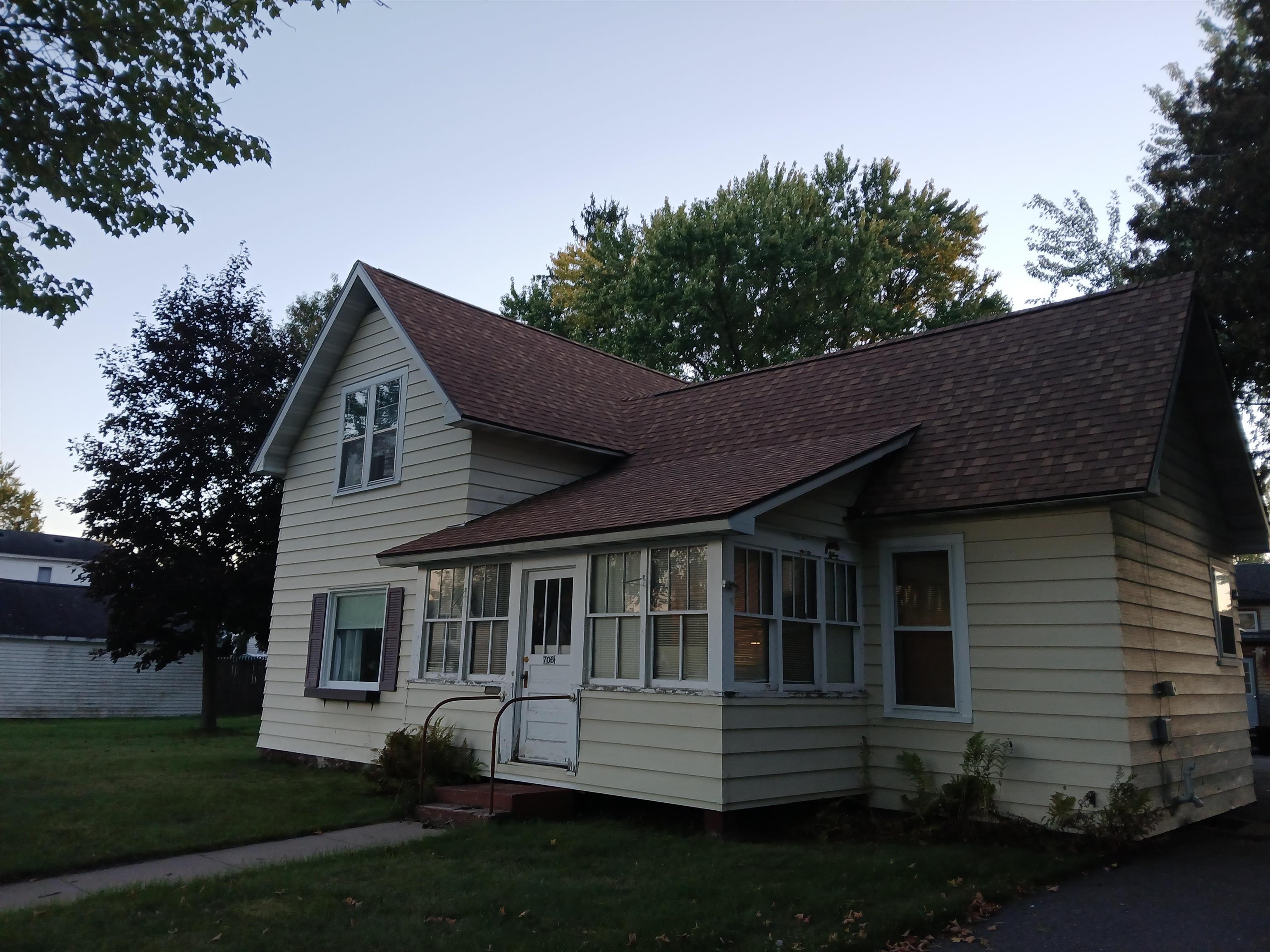 706 Chippewa Street Property Photo 3