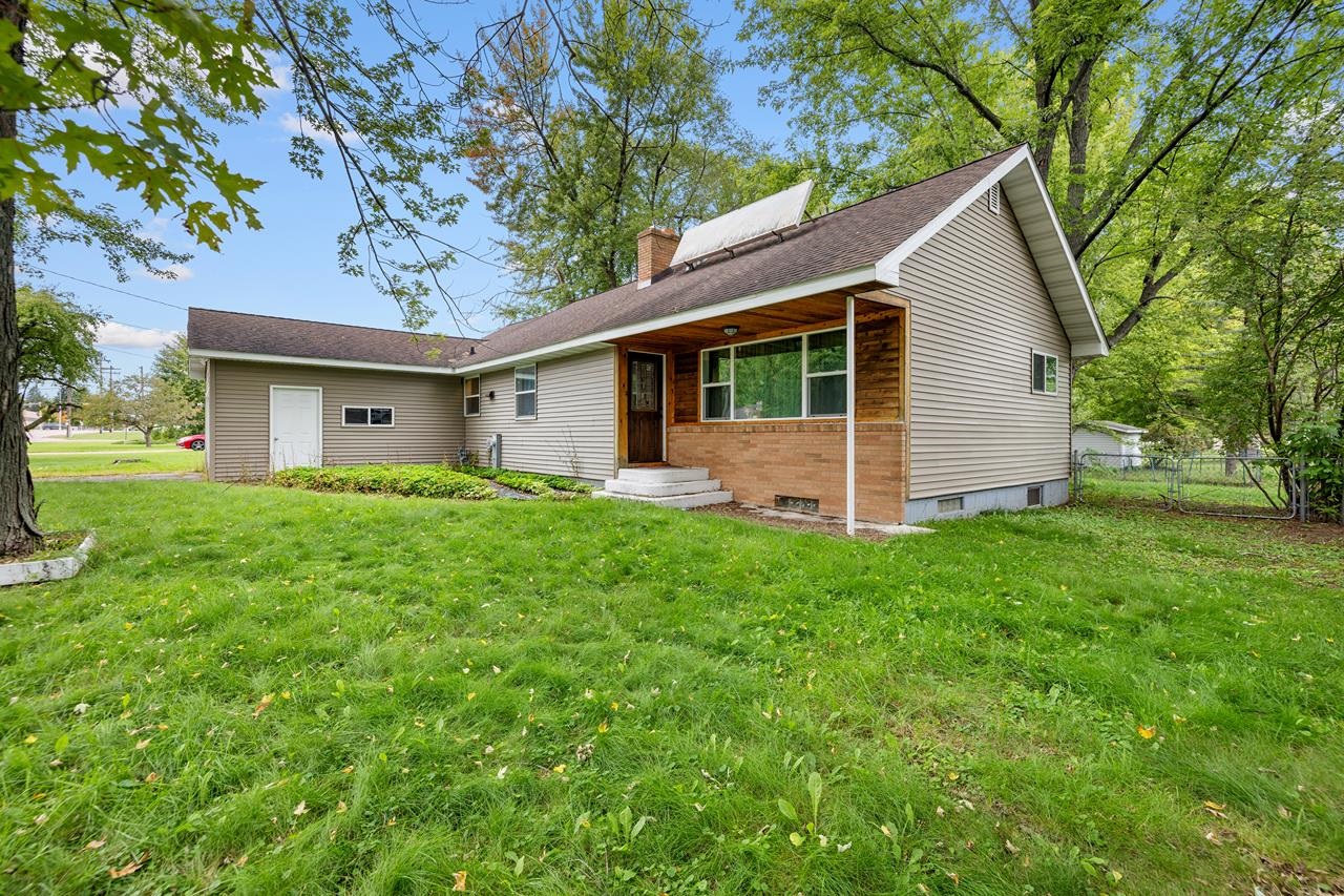 152156 Robin Lane Property Photo 2