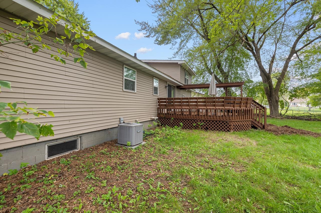 152156 Robin Lane Property Photo 3