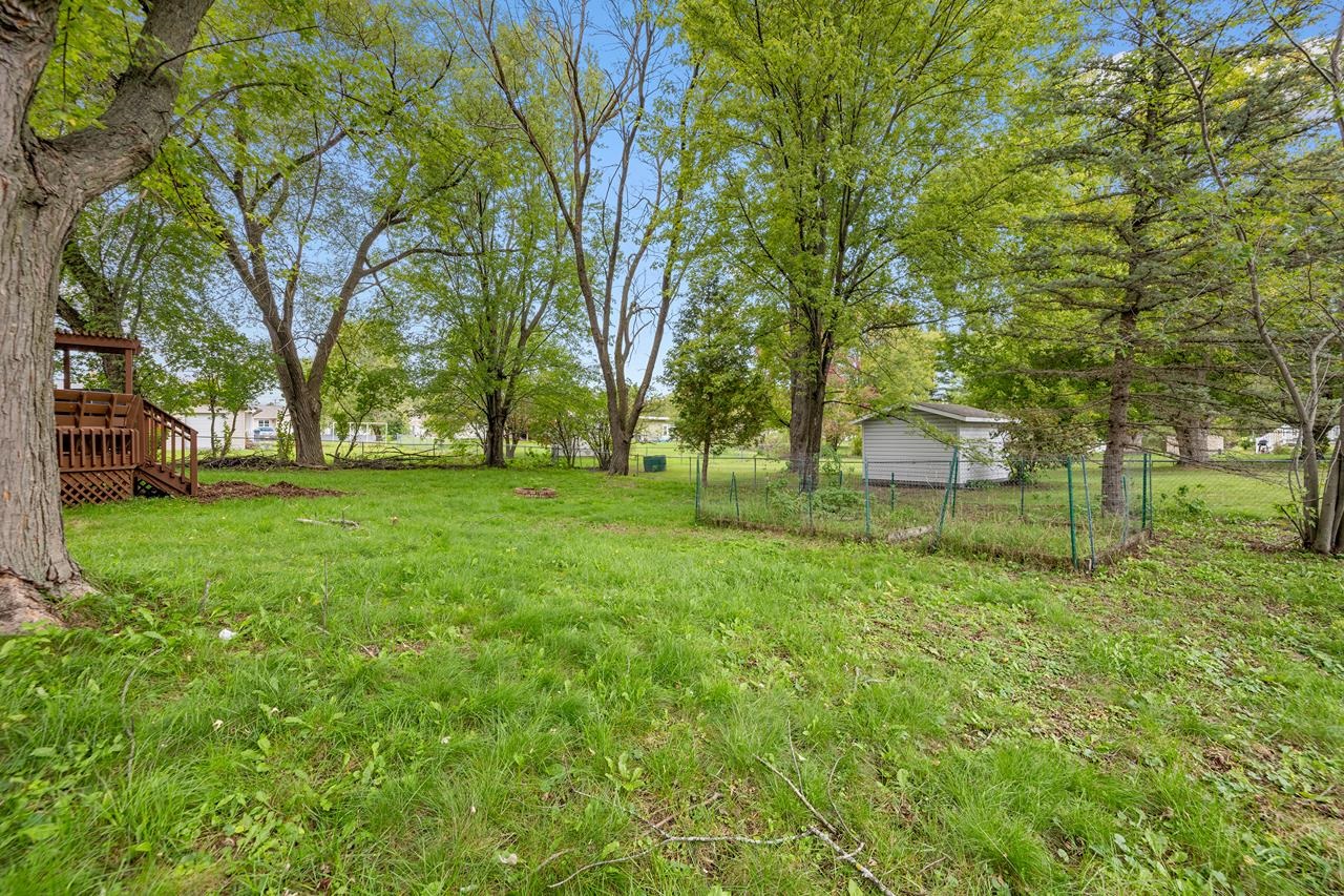 152156 Robin Lane Property Photo 4