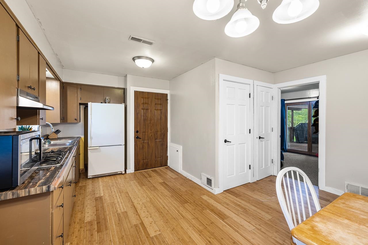 152156 Robin Lane Property Photo 10