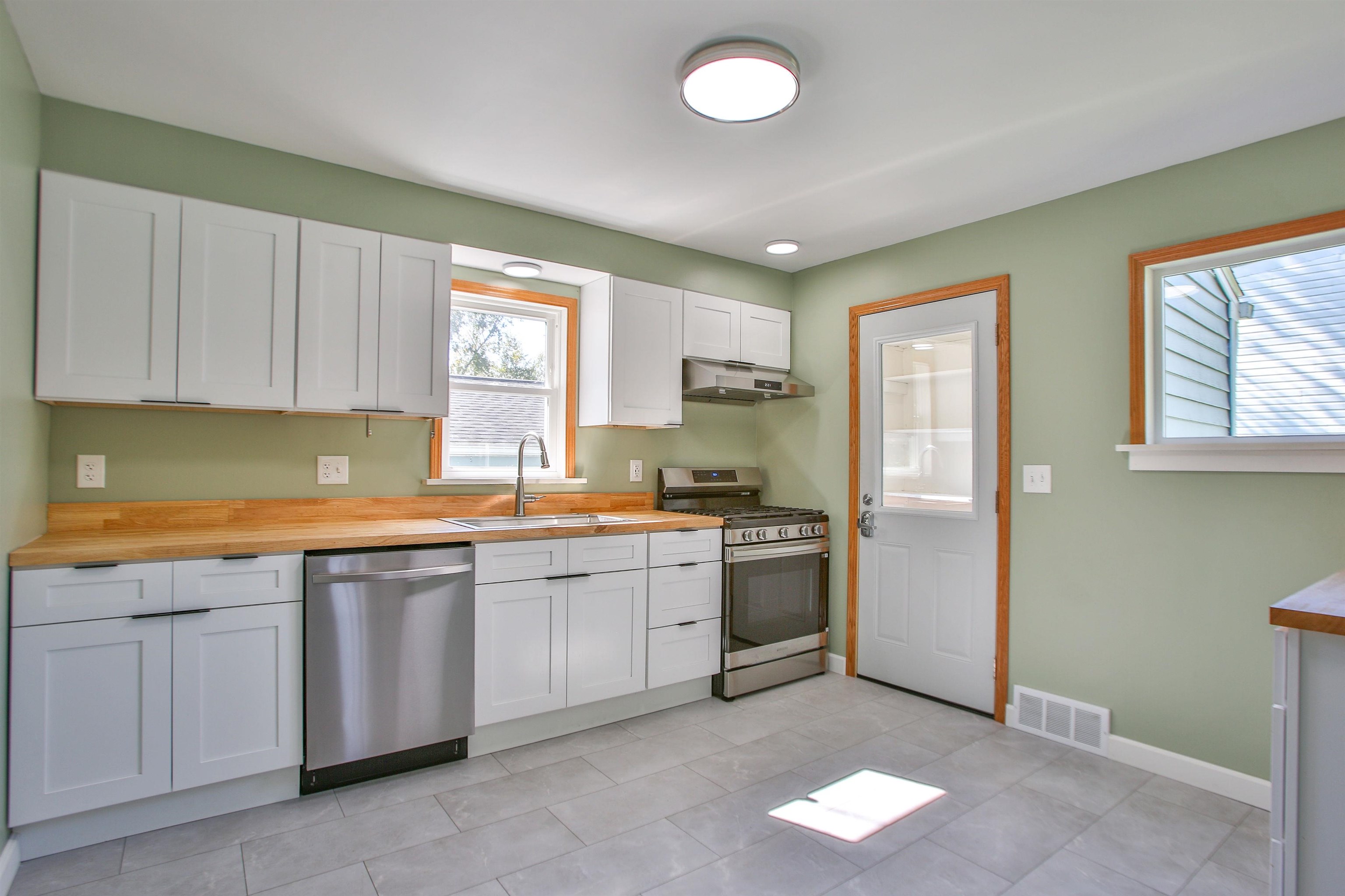 2716 N 8th Street Property Photo 7