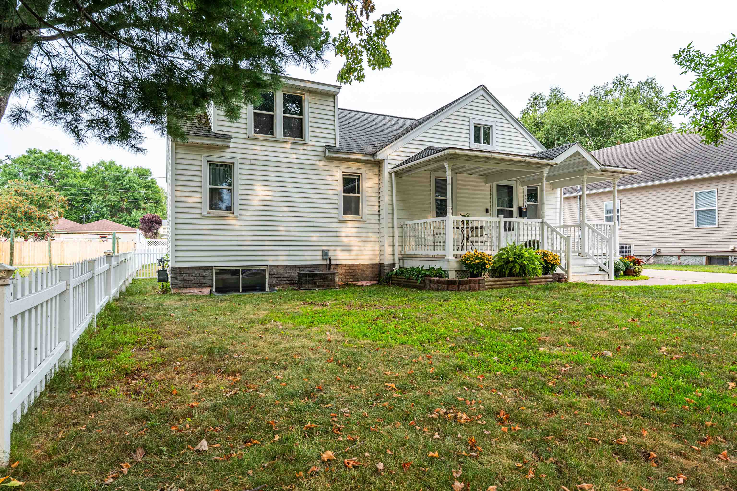 1119 S 13th Avenue Property Photo 2