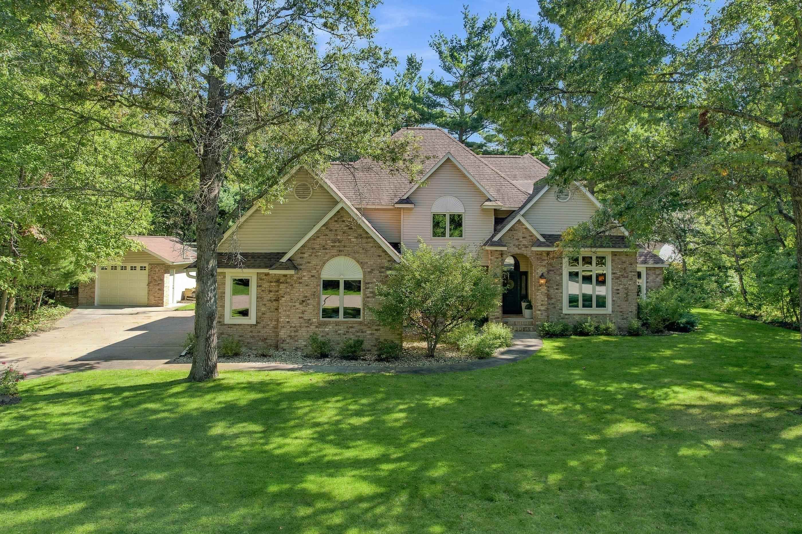 2400 Shadowview Circle Property Photo 1