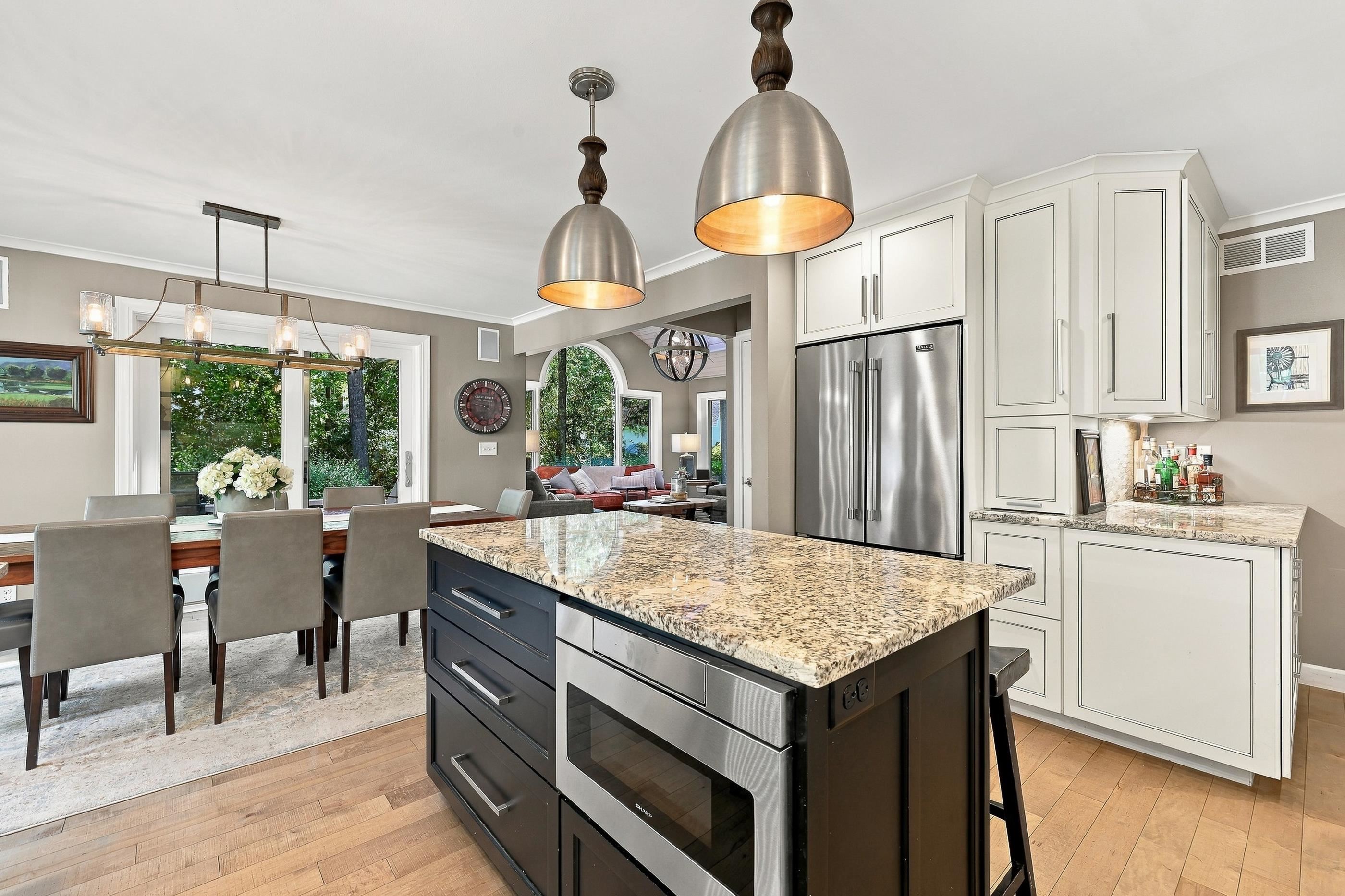 2400 Shadowview Circle Property Photo 4