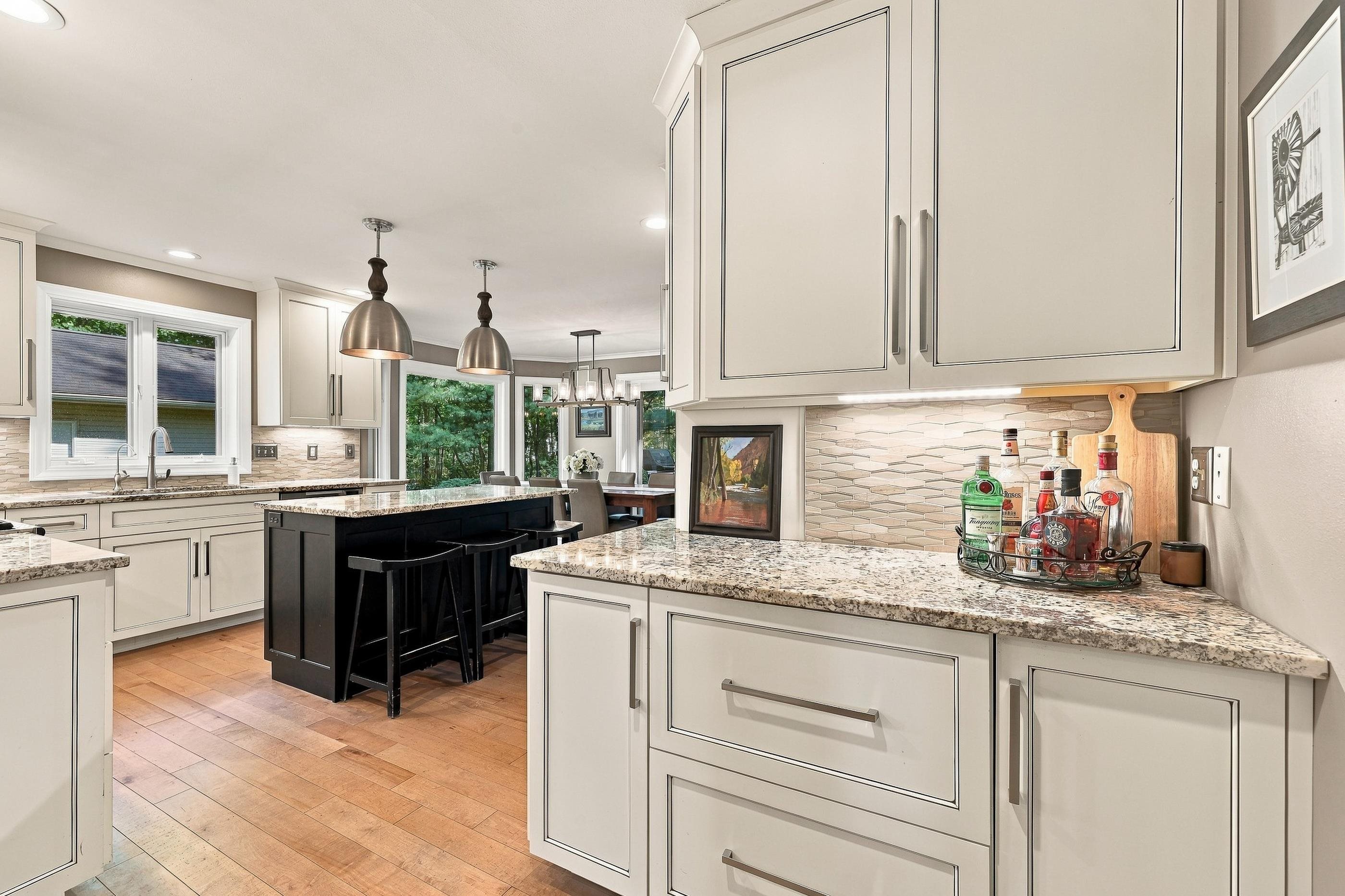 2400 Shadowview Circle Property Photo 6