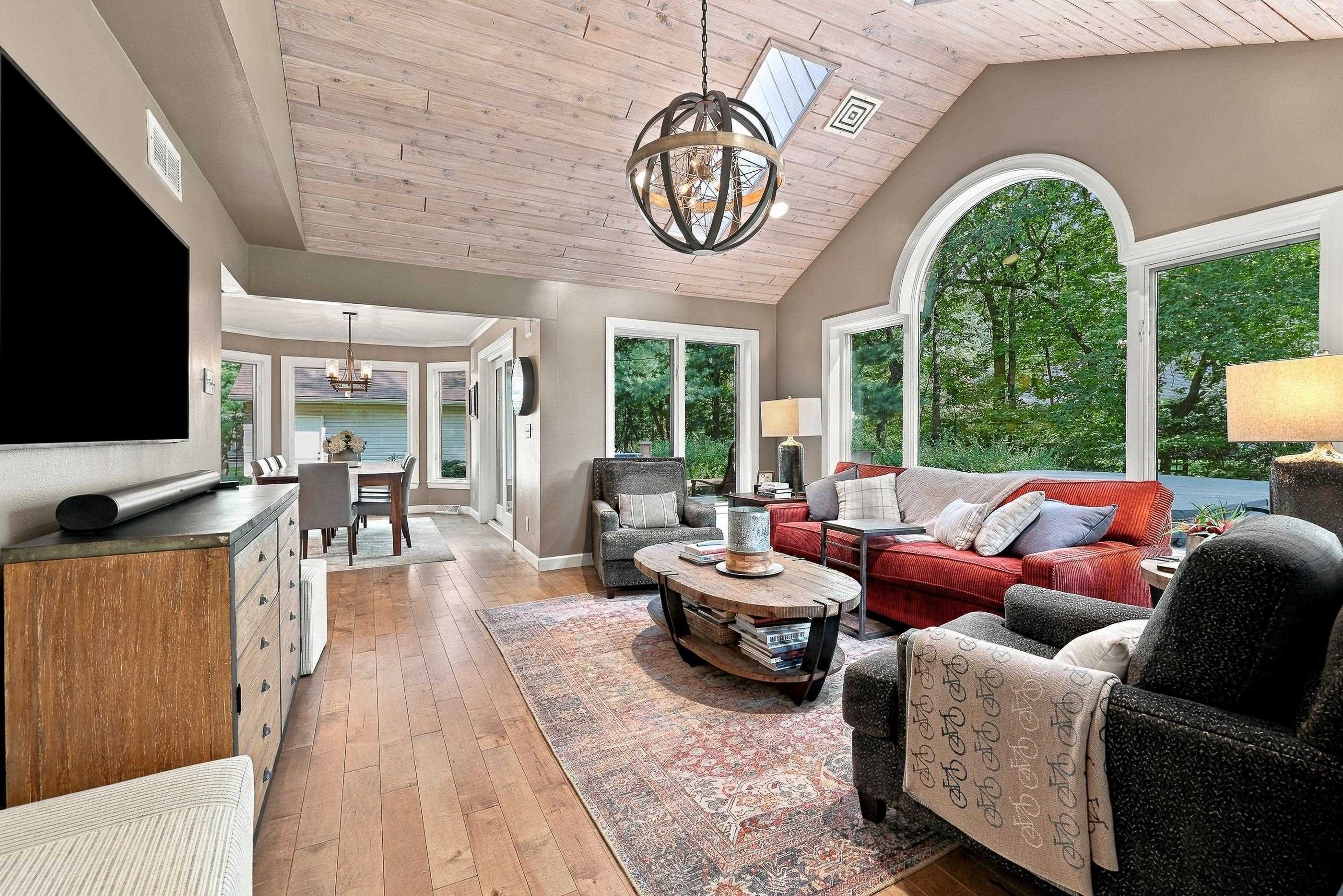 2400 Shadowview Circle Property Photo 18