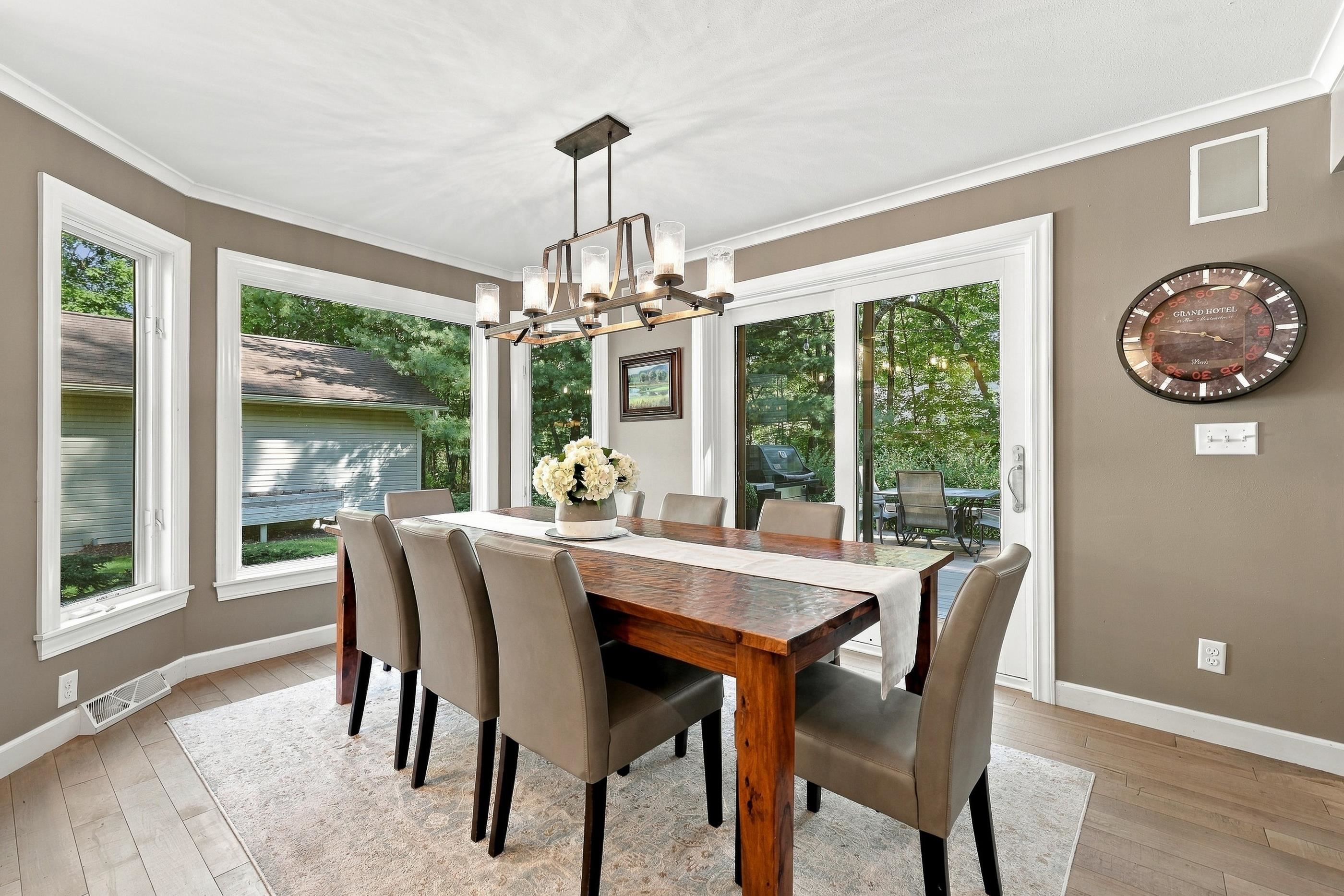 2400 Shadowview Circle Property Photo 19