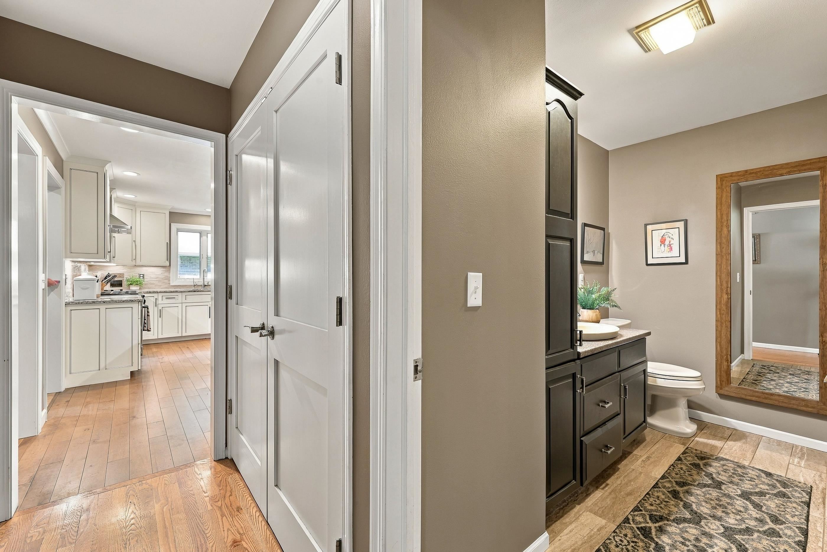 2400 Shadowview Circle Property Photo 29