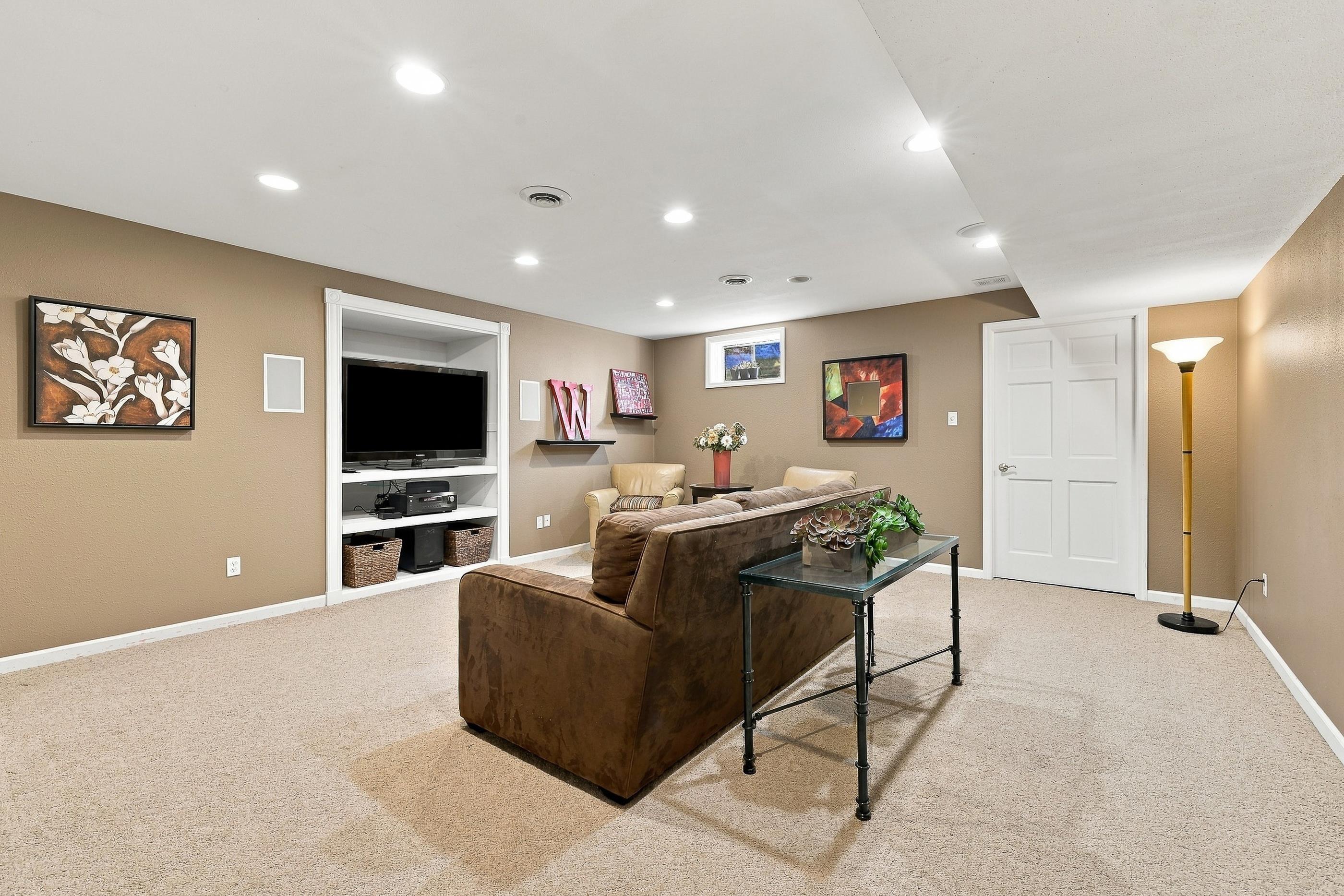 2400 Shadowview Circle Property Photo 46