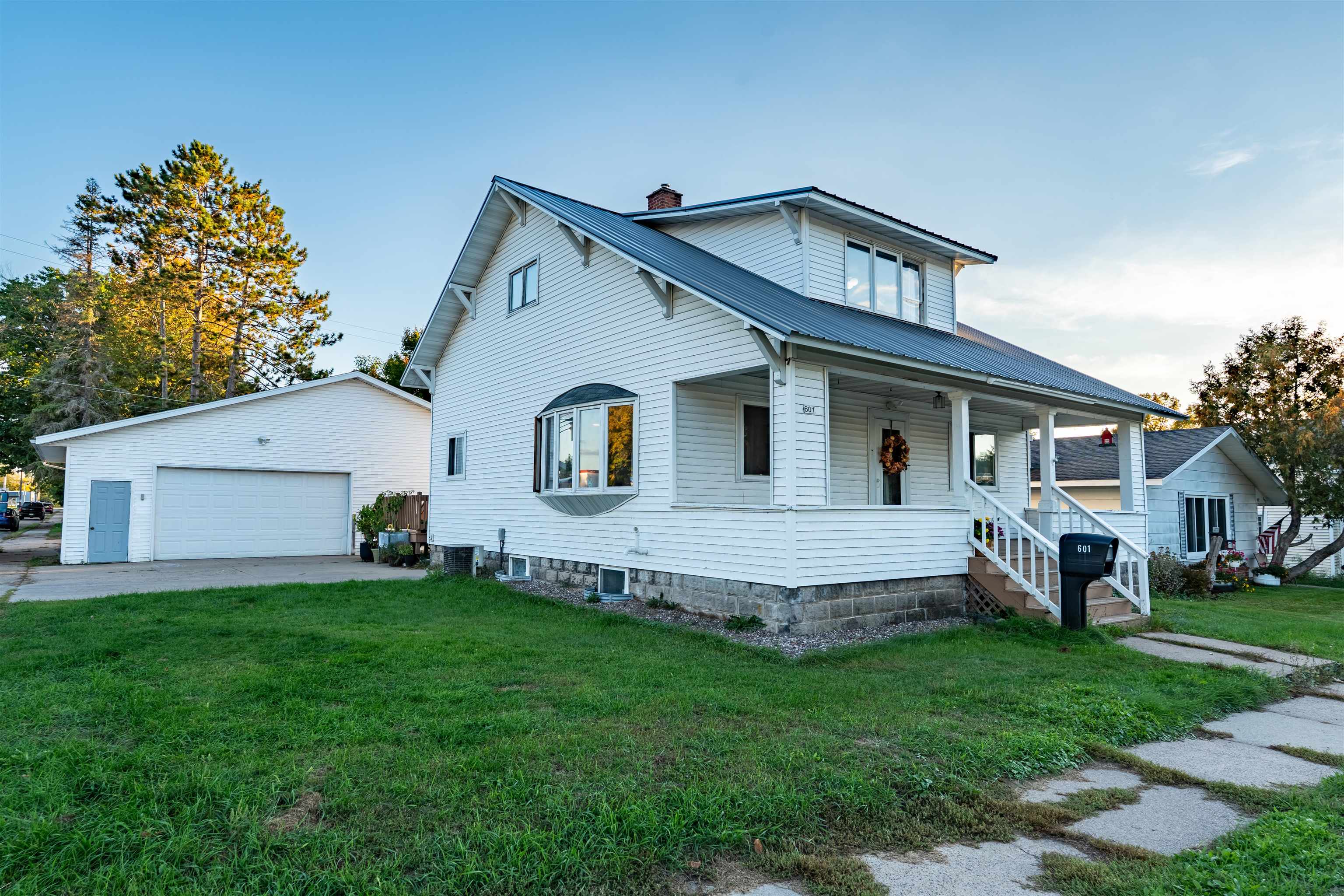 601 Division Street Property Photo 4