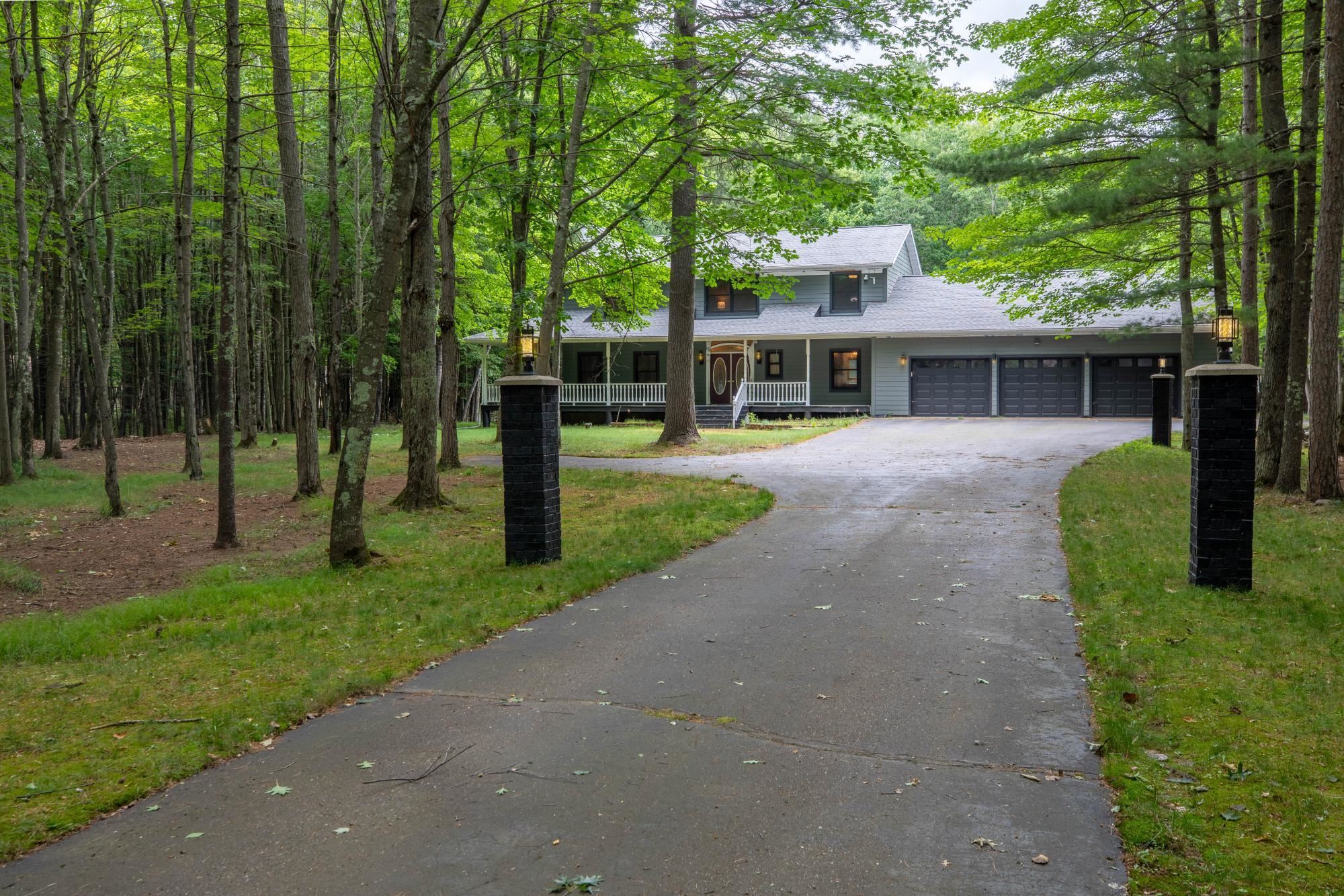9260 Timberline Drive Property Photo 1