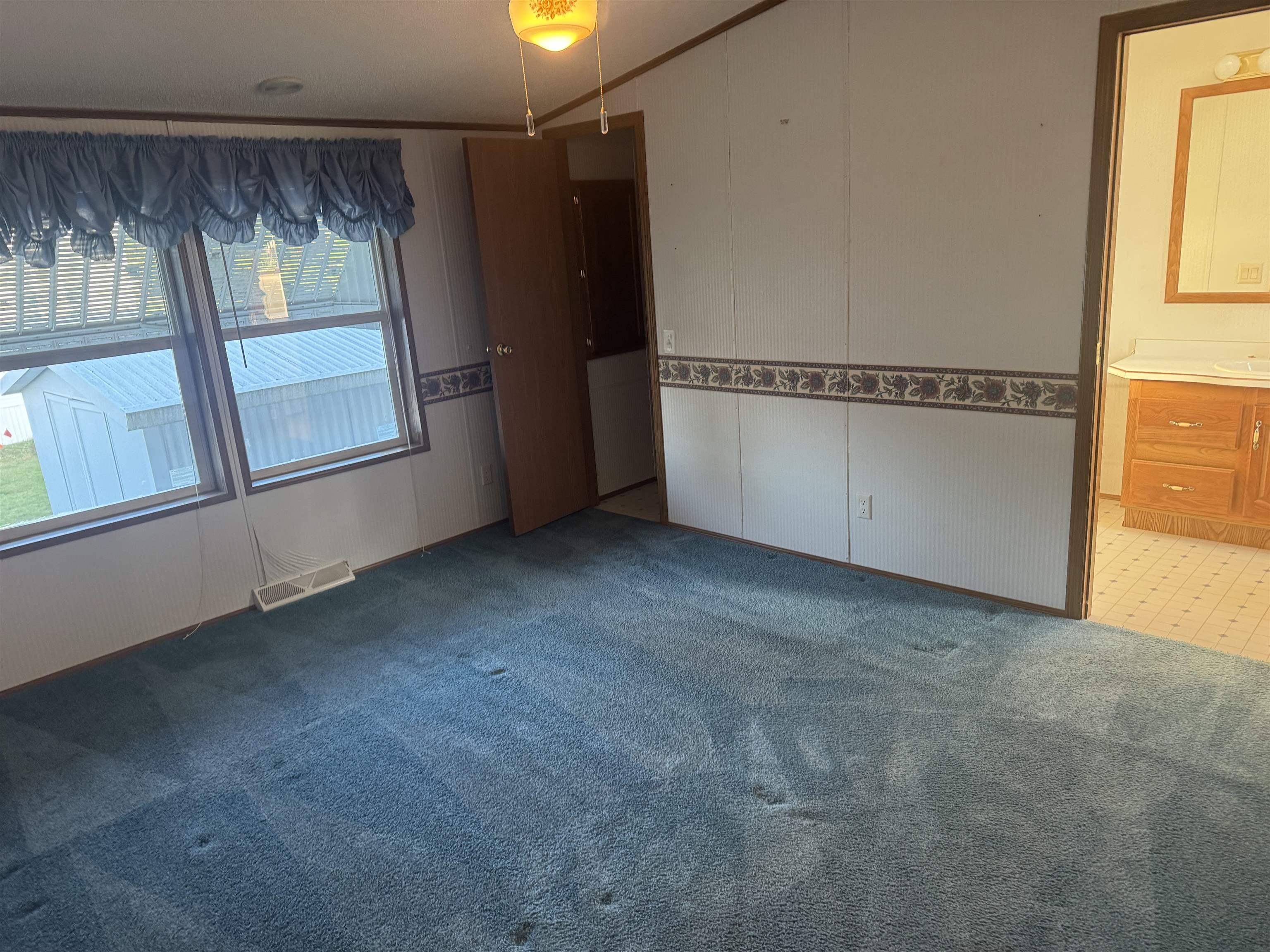 8311 S State Highway 13 Property Photo 5