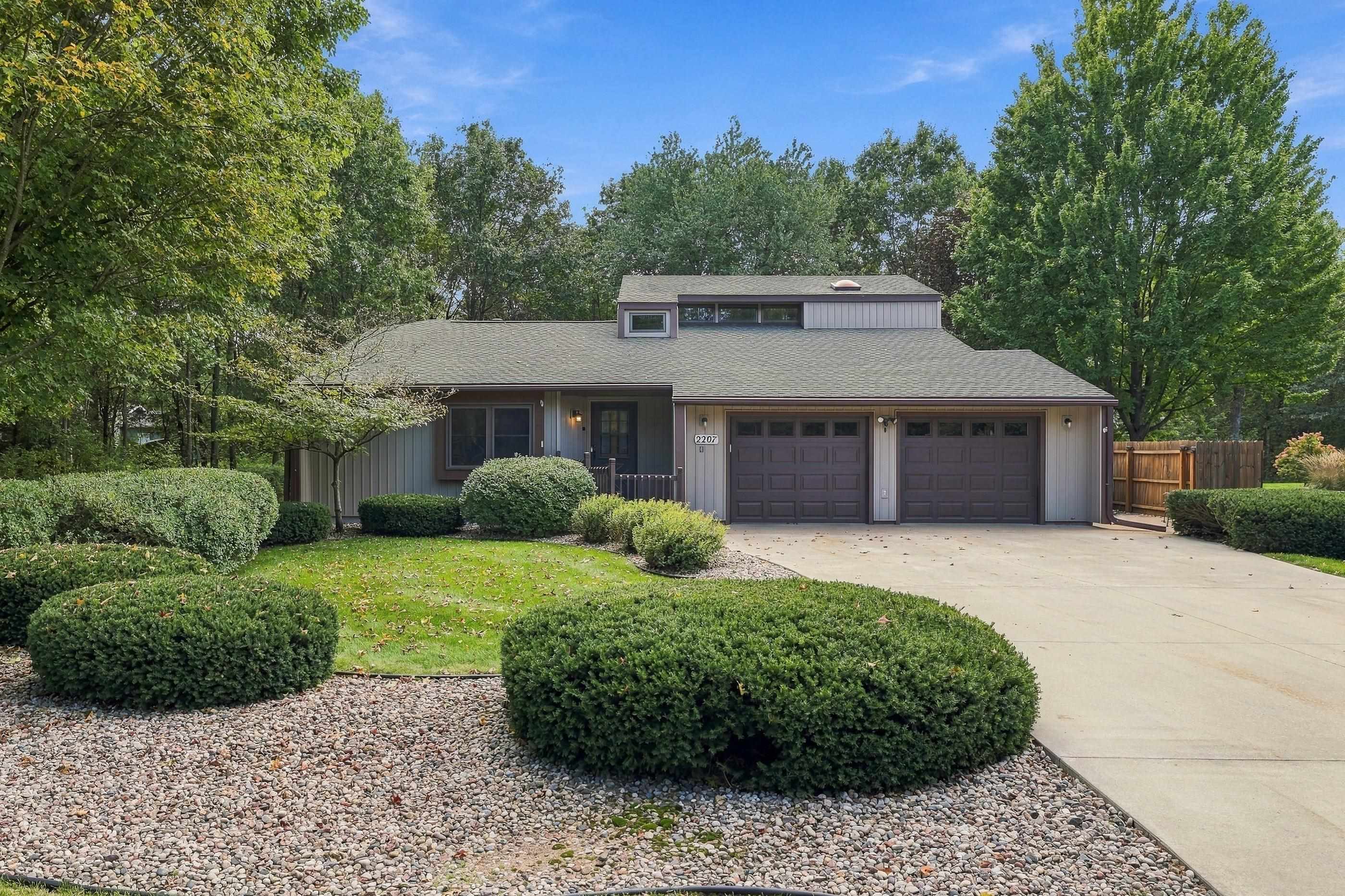 2207 Plover Springs Drive Property Photo 1