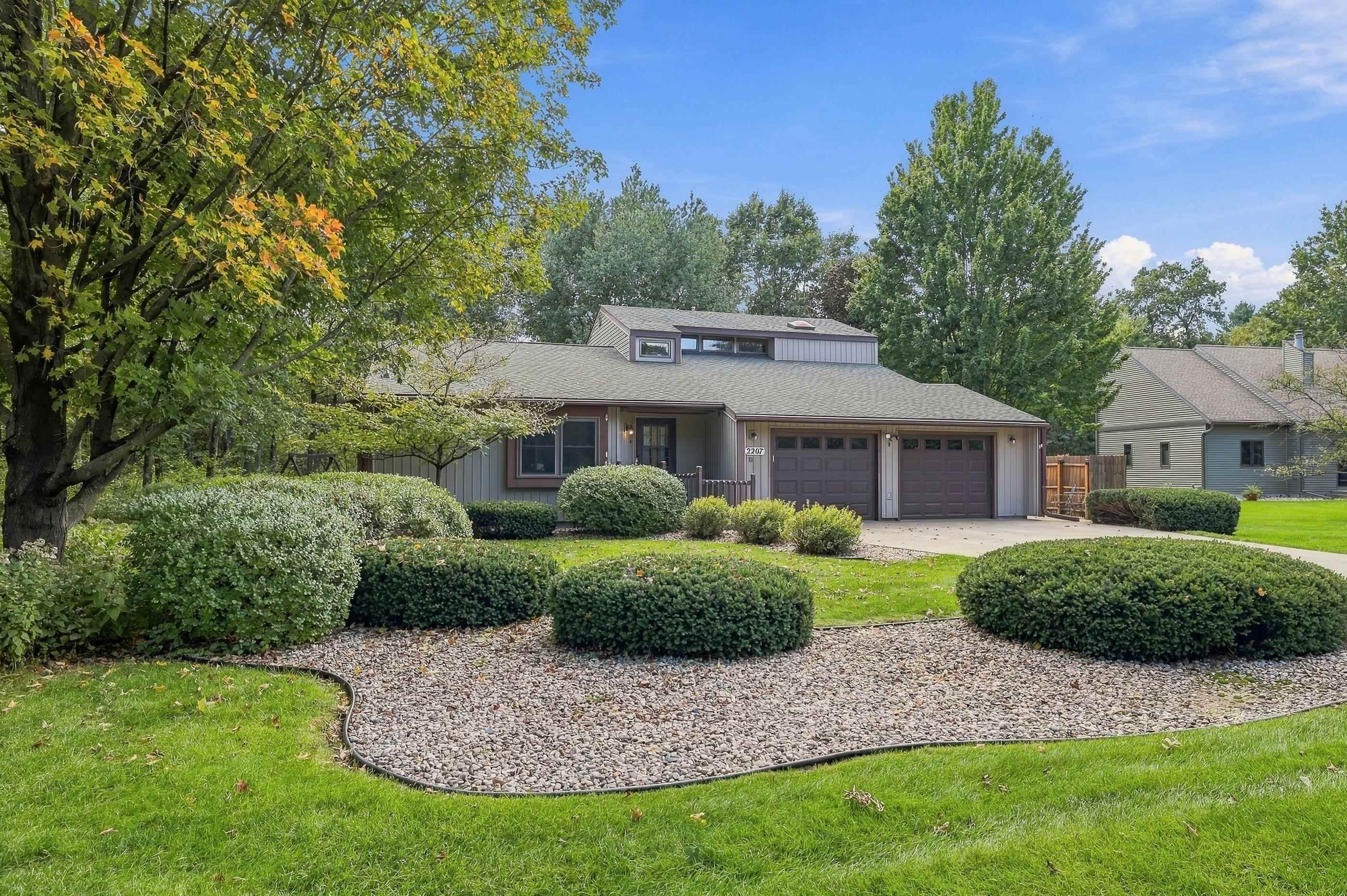 2207 Plover Springs Drive Property Photo 3