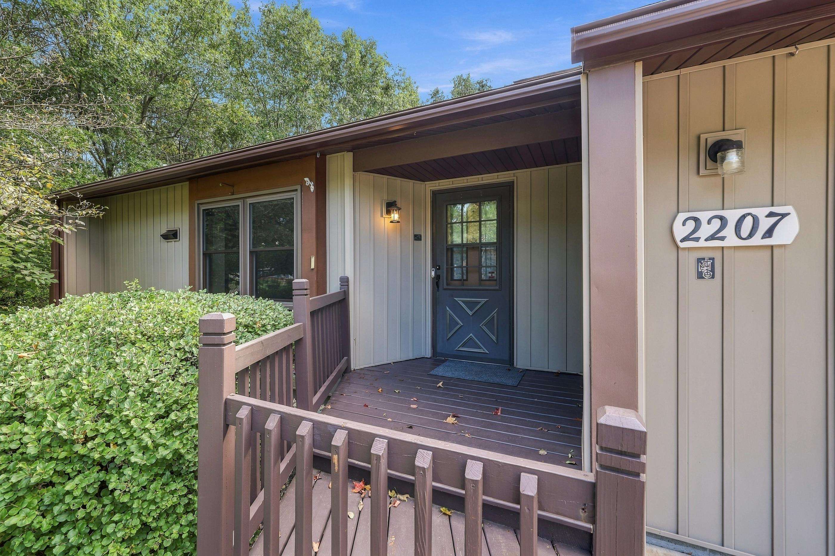 2207 Plover Springs Drive Property Photo 4