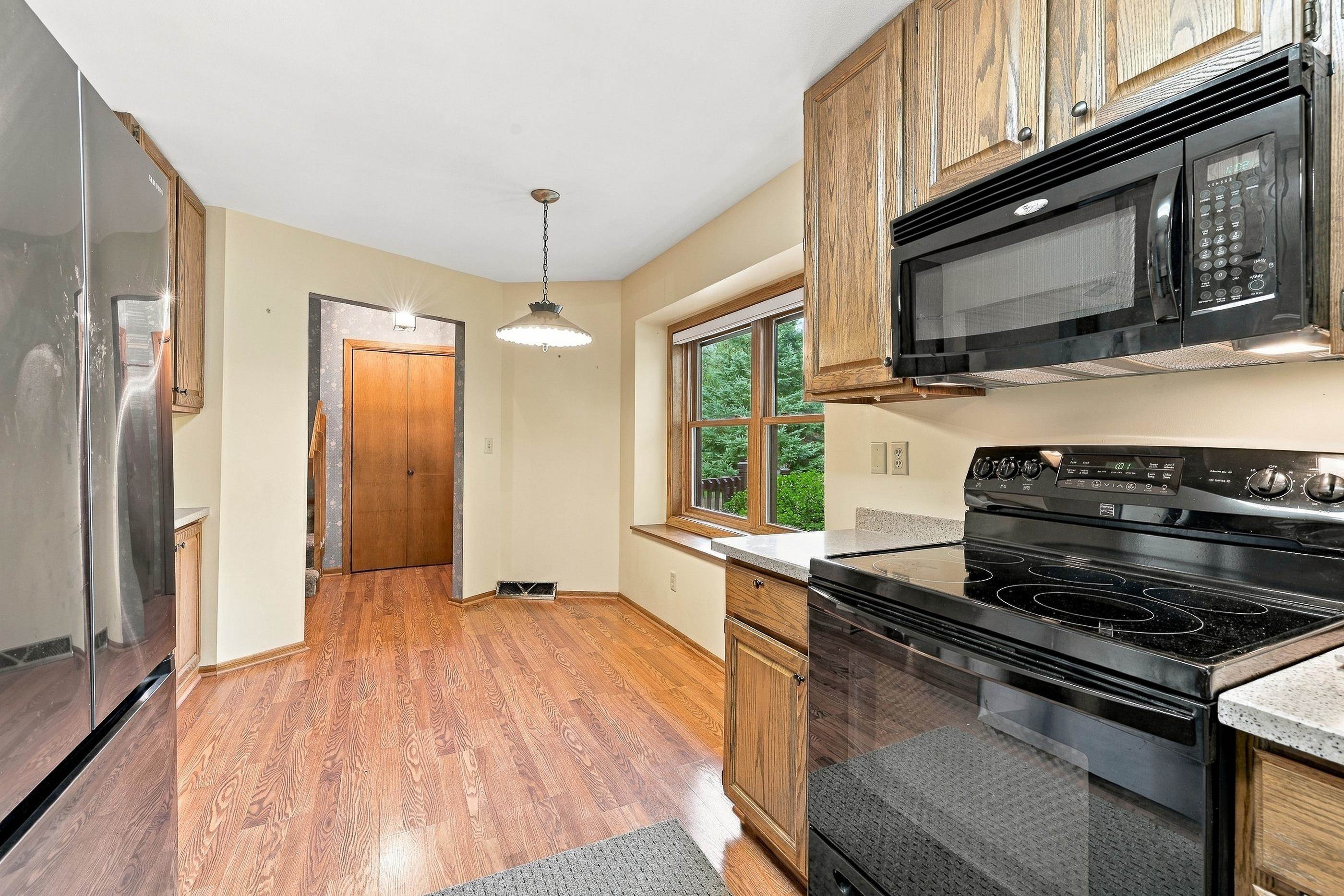 2207 Plover Springs Drive Property Photo 8