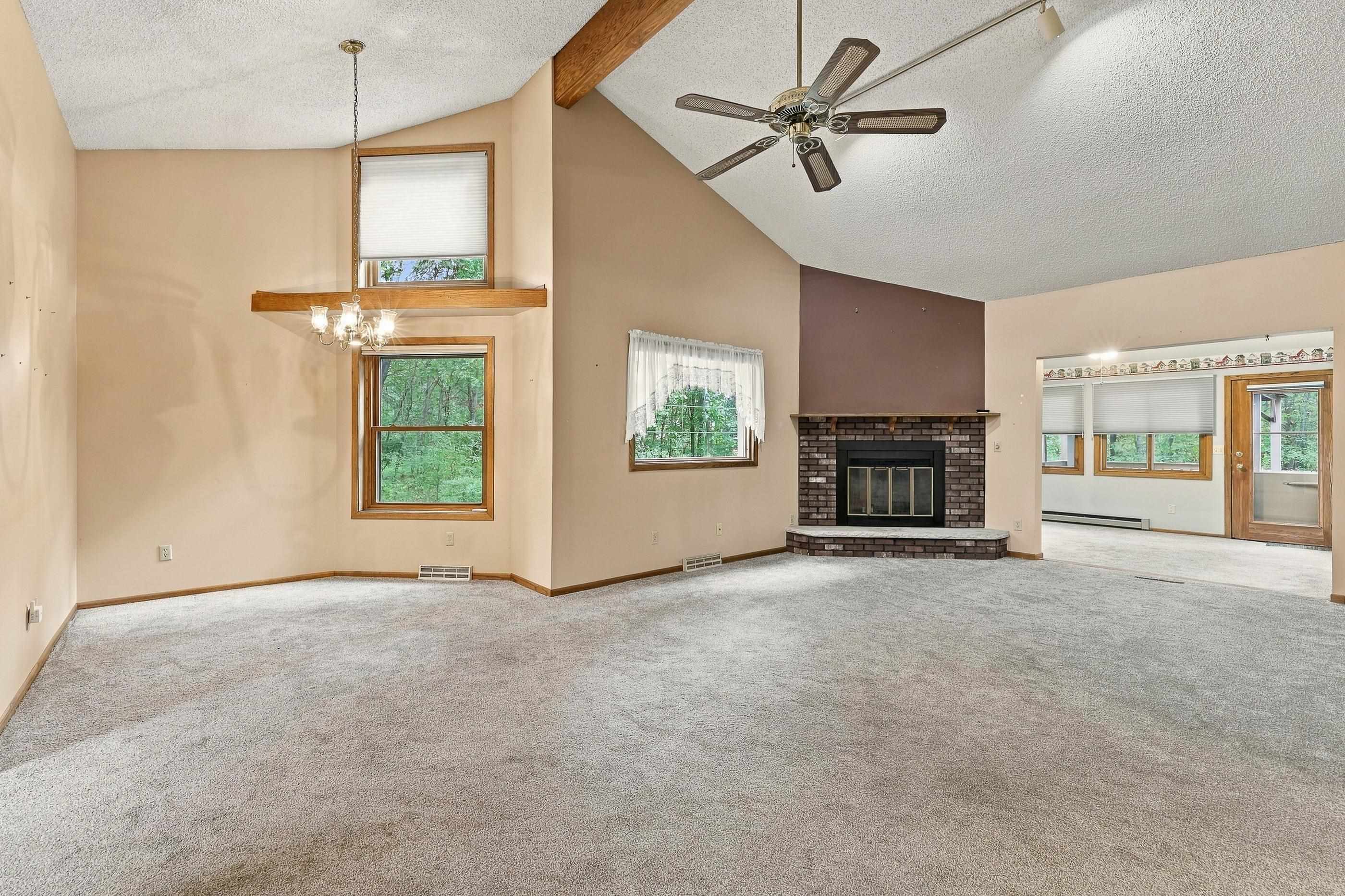 2207 Plover Springs Drive Property Photo 10