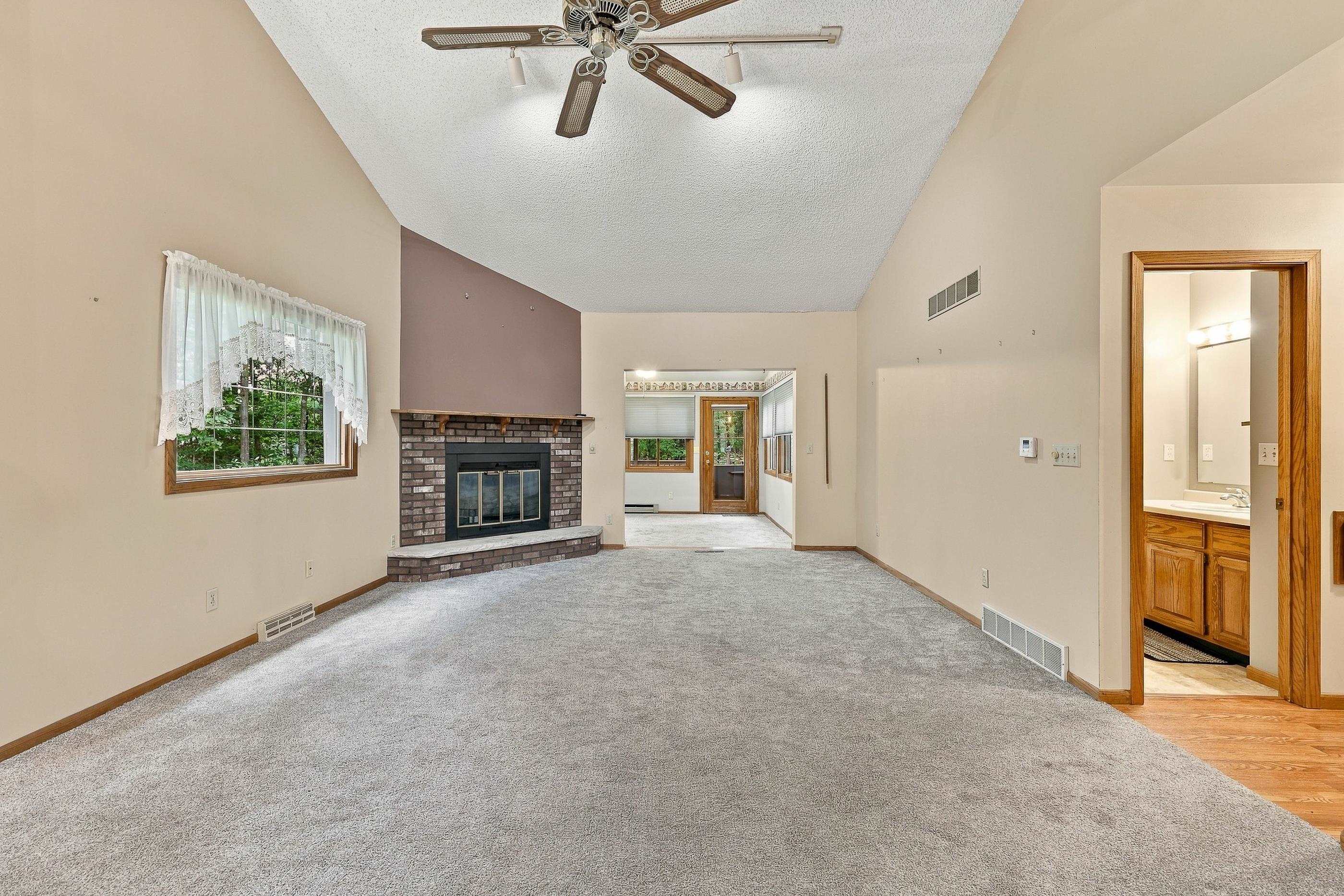2207 Plover Springs Drive Property Photo 14